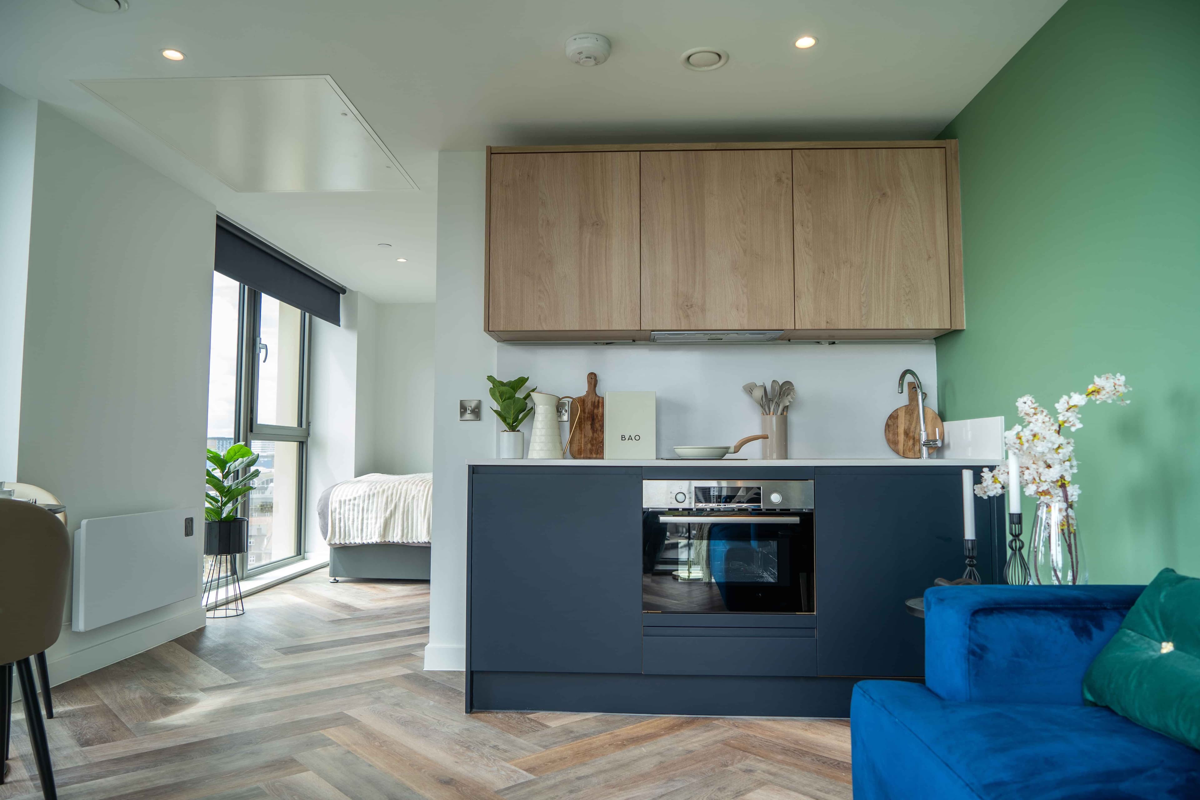 Large Studio Apartment - Image 29