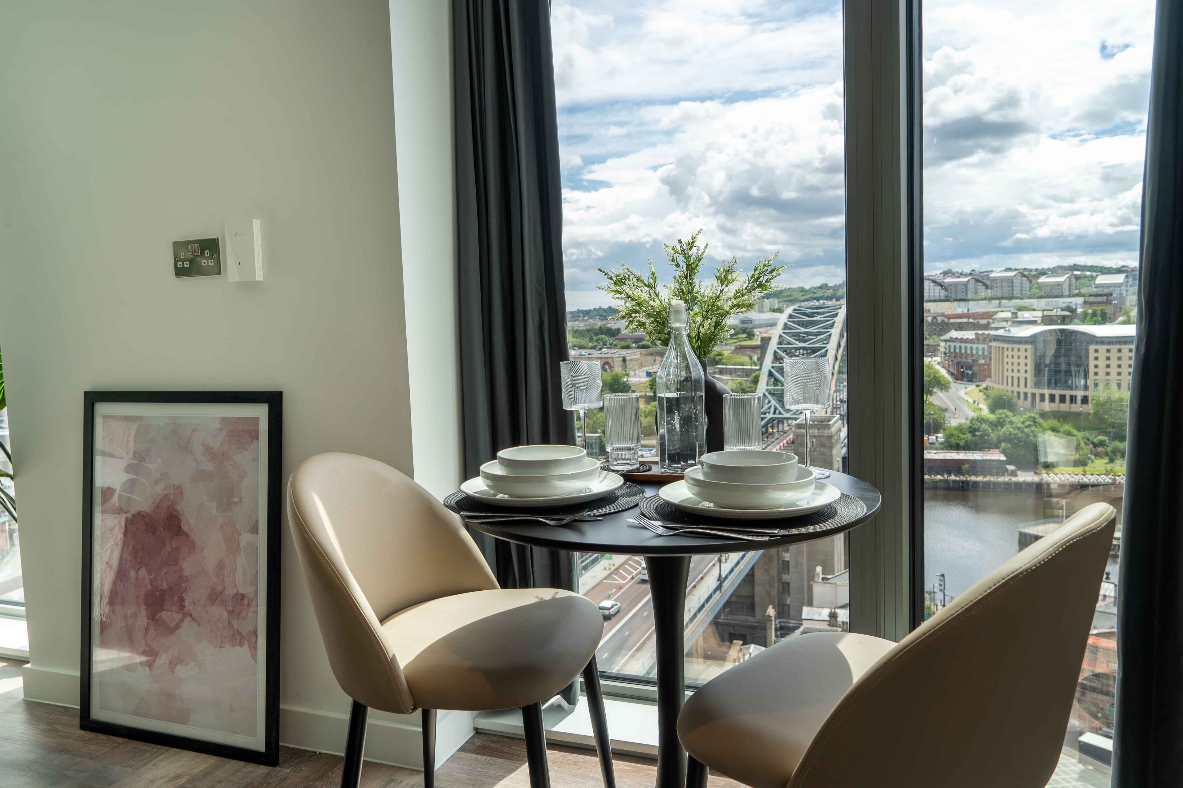 Large Studio Apartment - Image 32