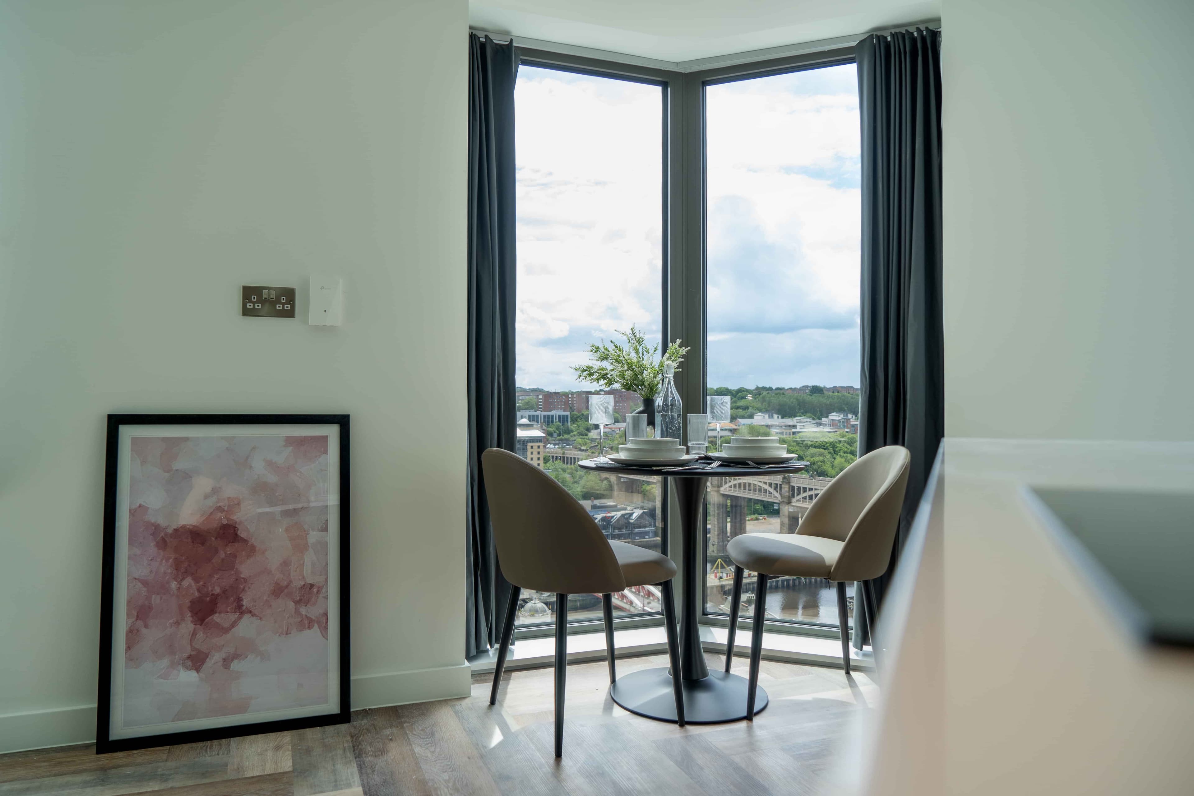 Large Studio Apartment - Image 22