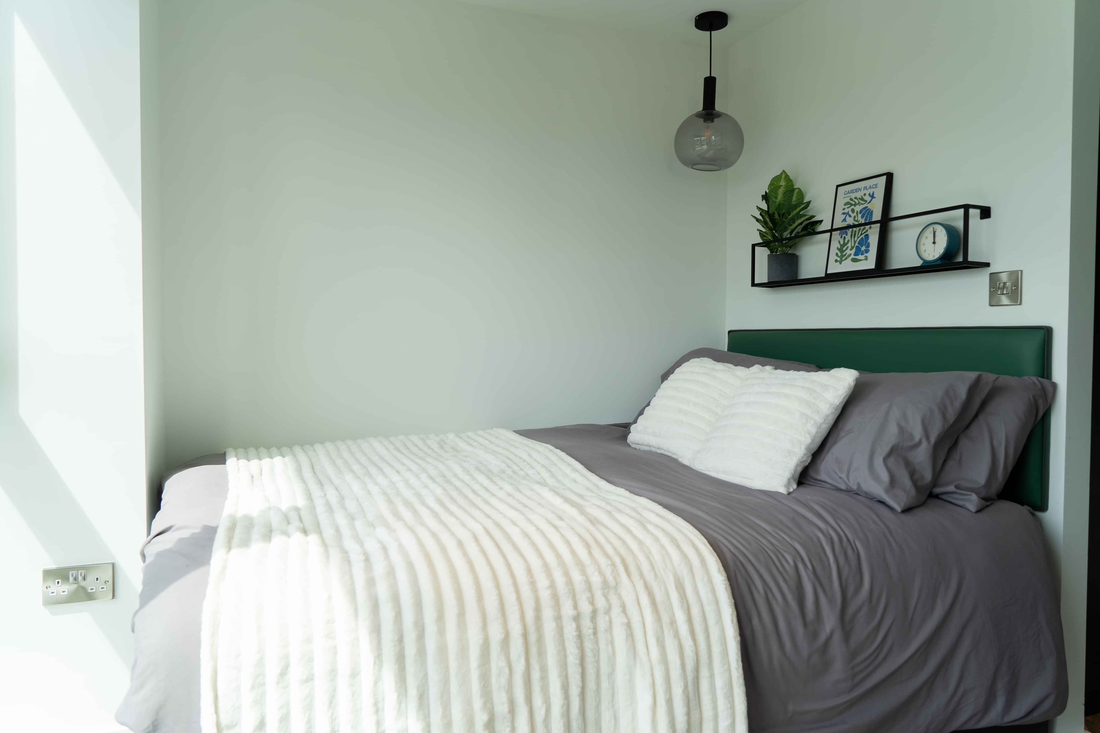 Large Studio Apartment - Image 34