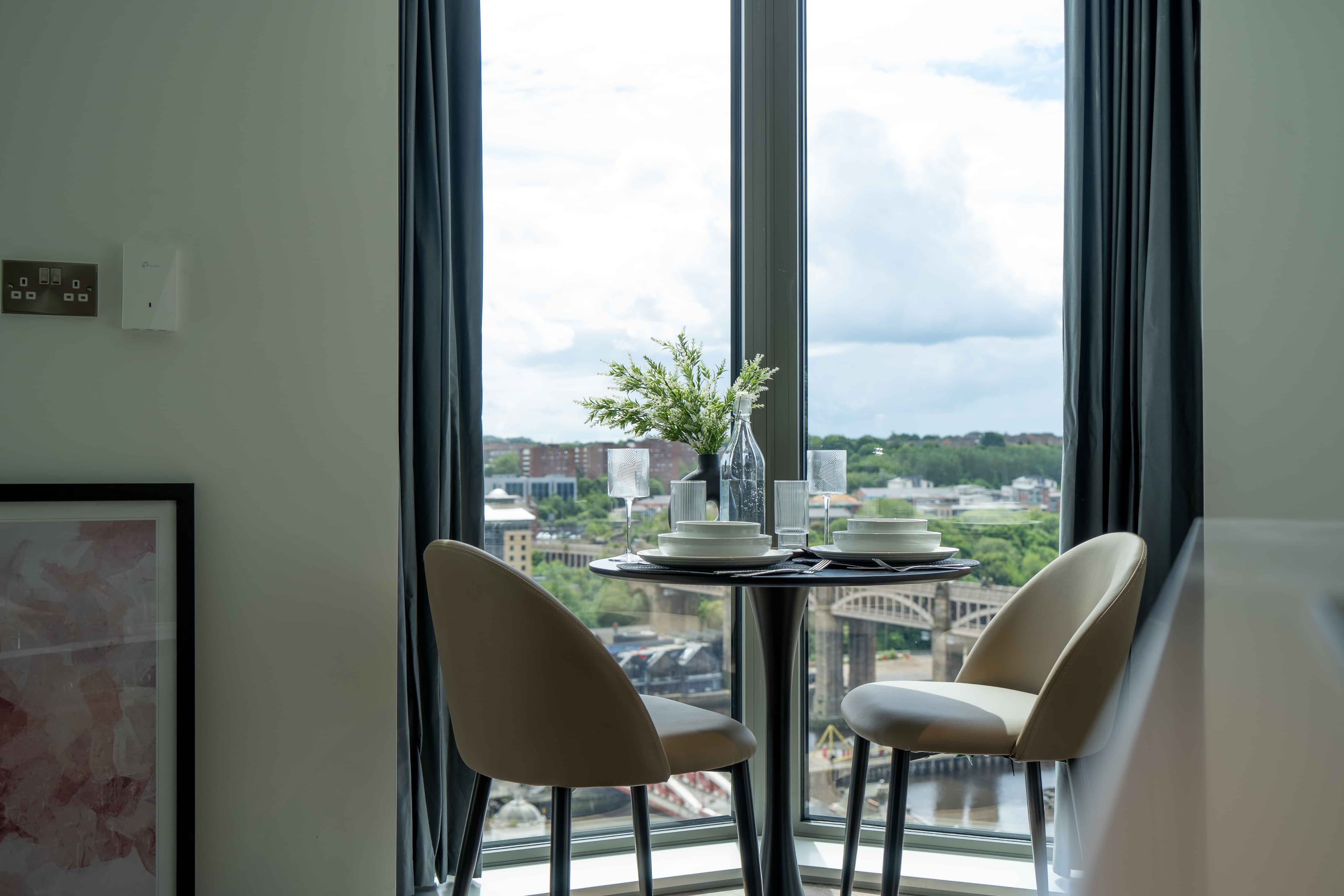 Large Studio Apartment - Image 7