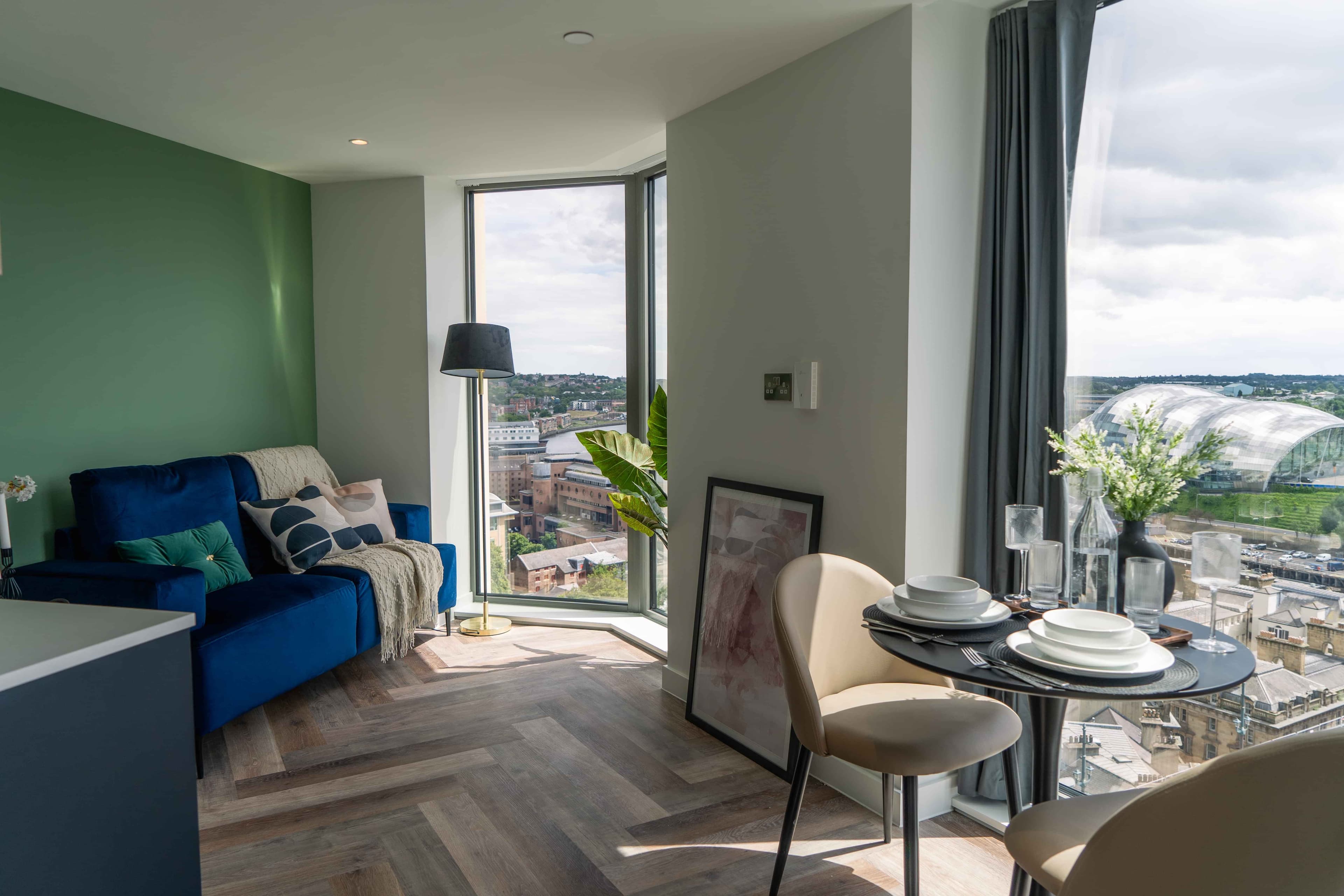 Large Studio Apartment - Image 5