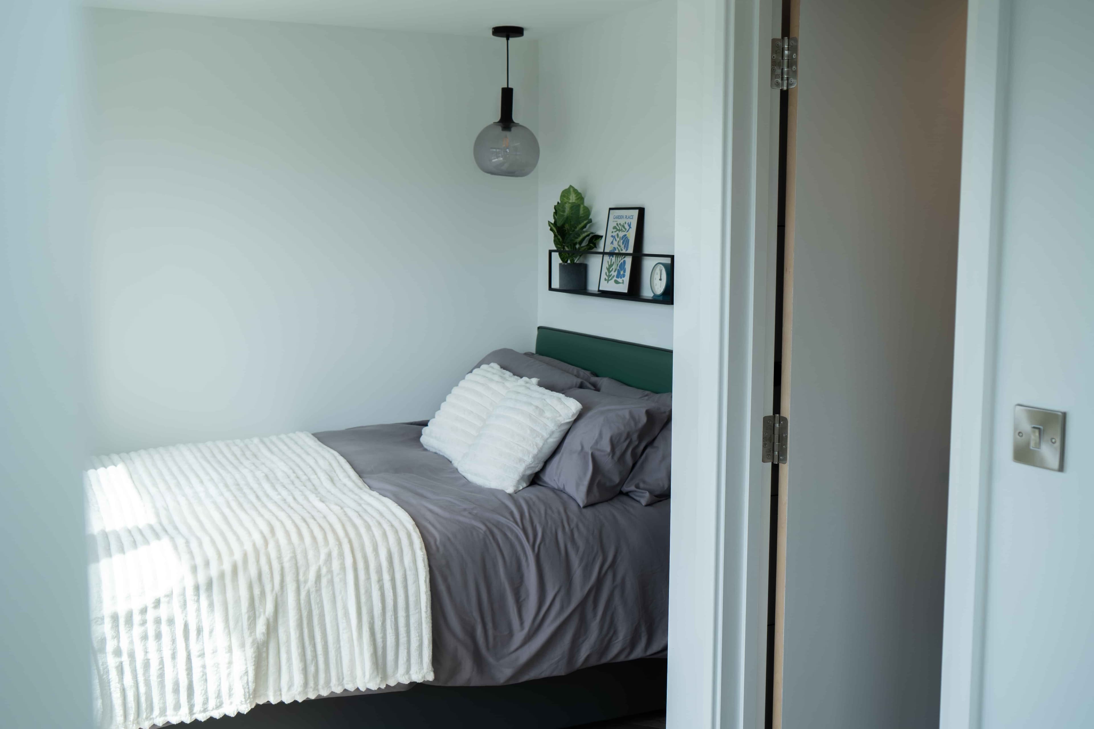 Large Studio Apartment - Image 18