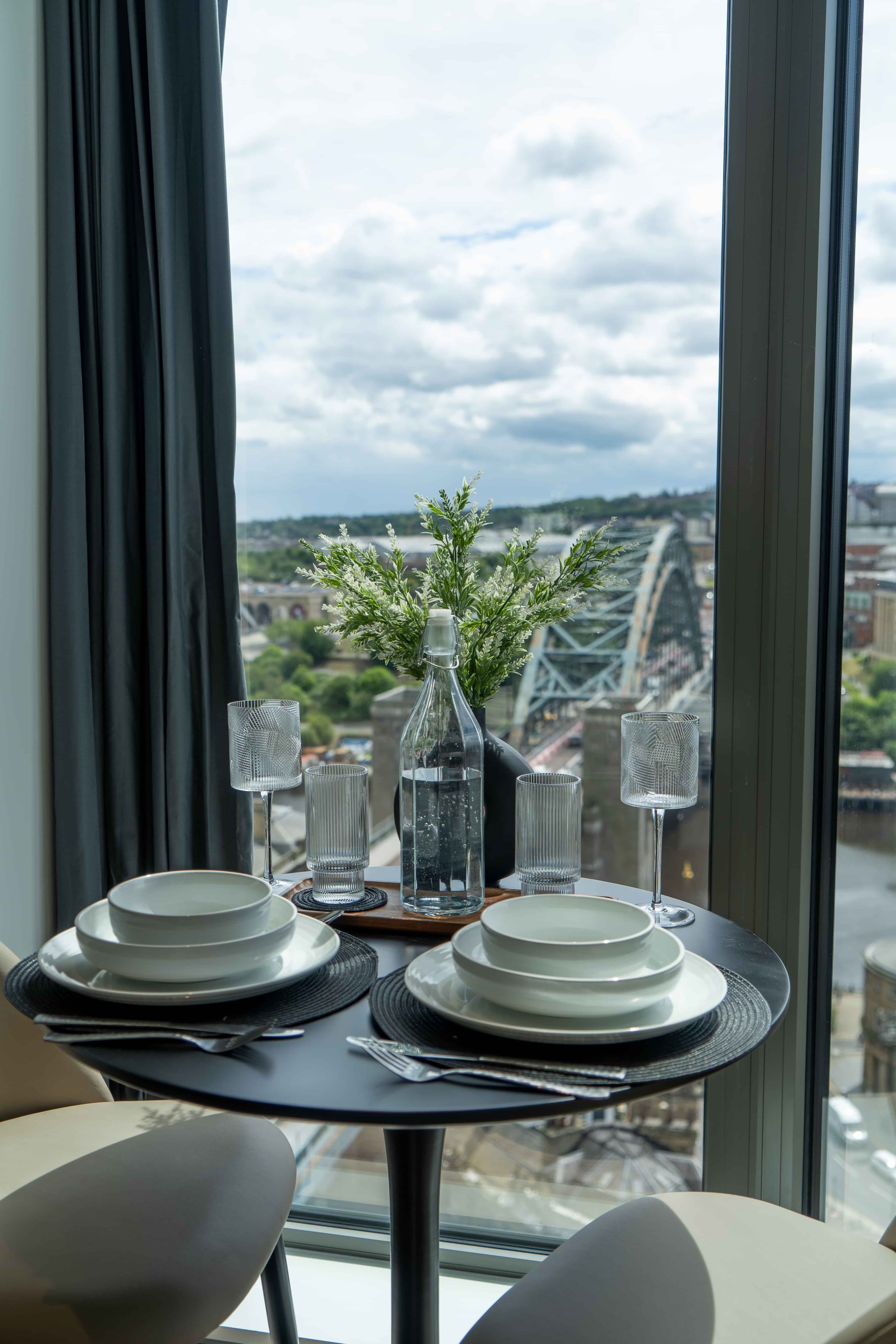 Large Studio Apartment - Image 9