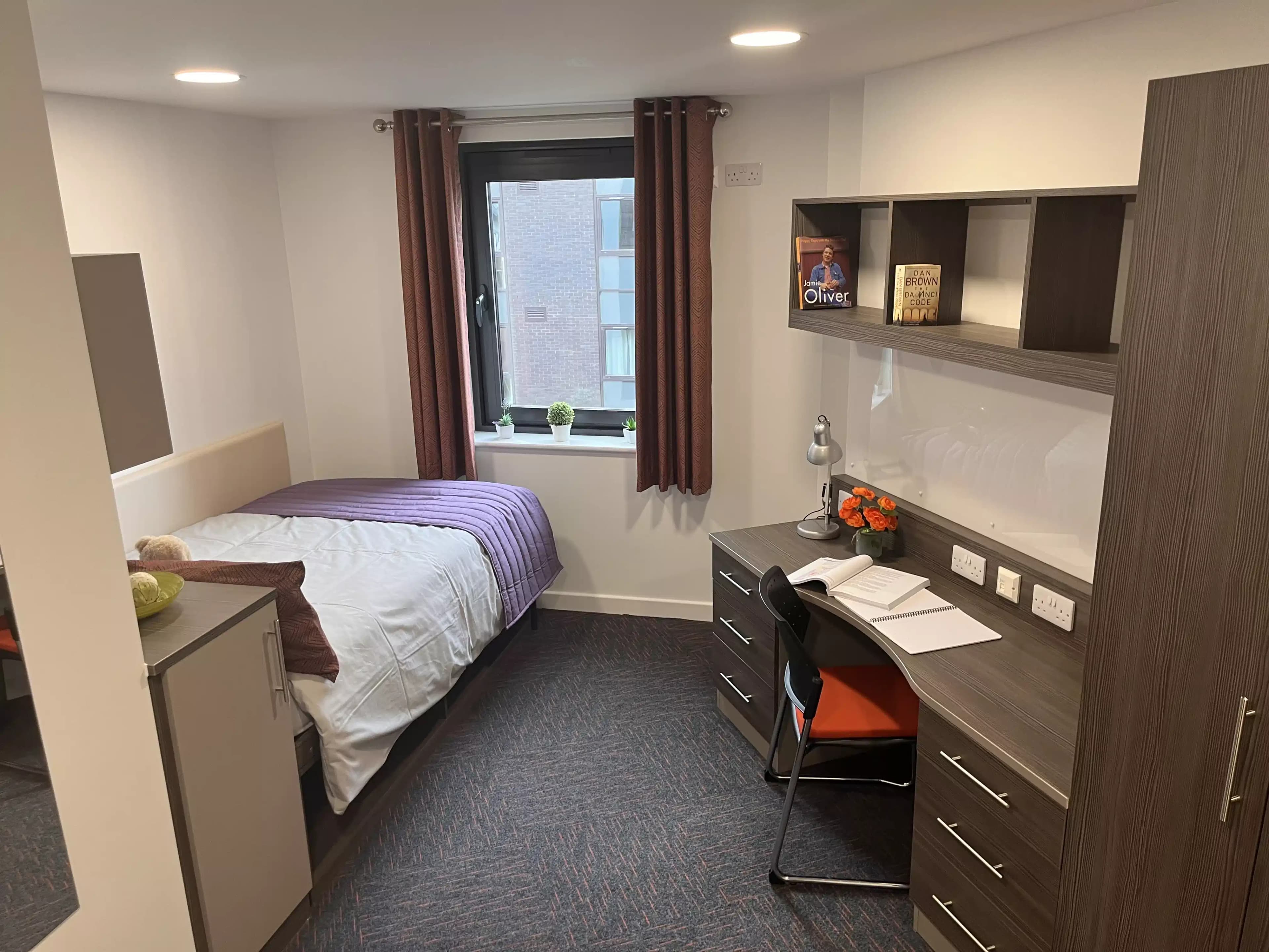 Deluxe Room - Image 1