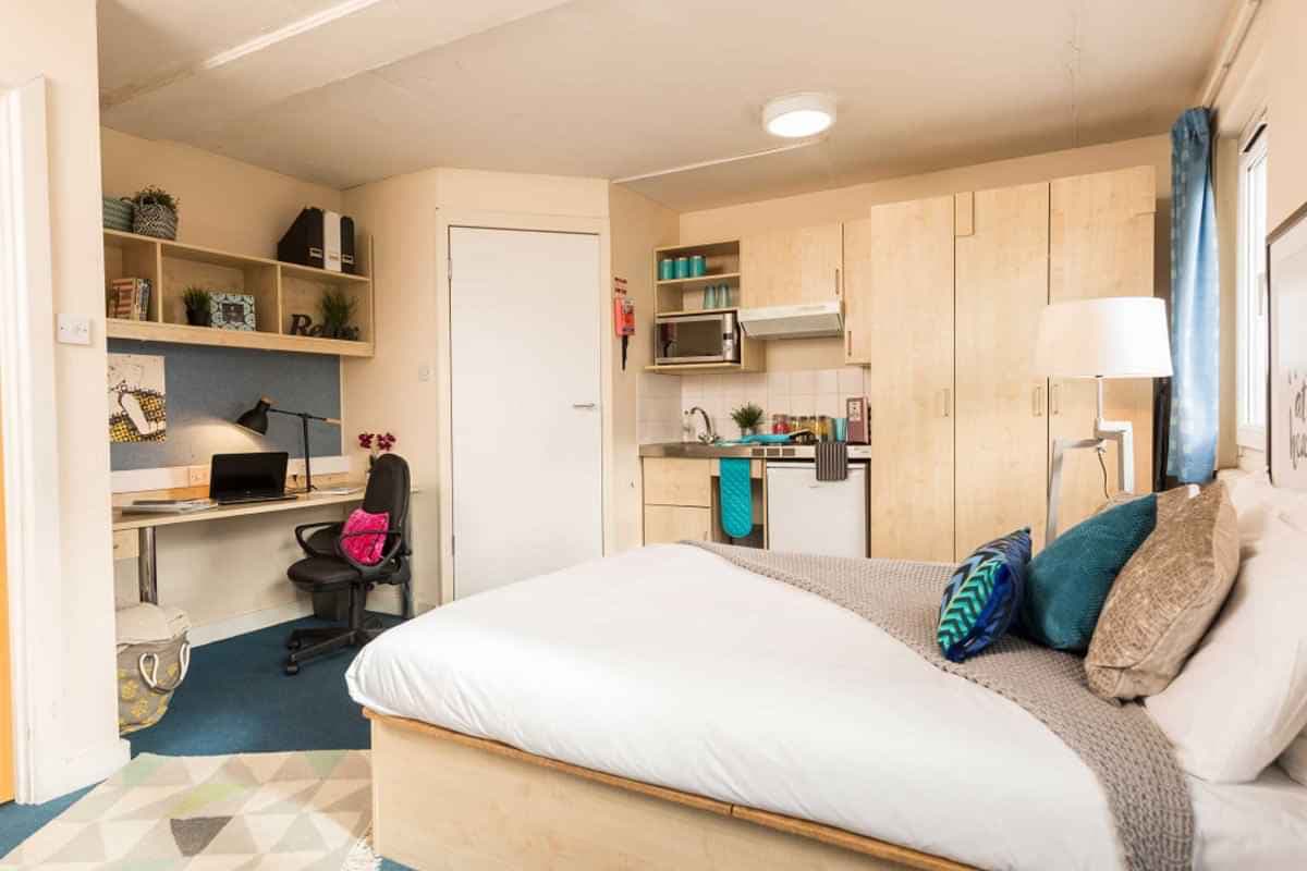 GRN - Platinum Studio - Image 1