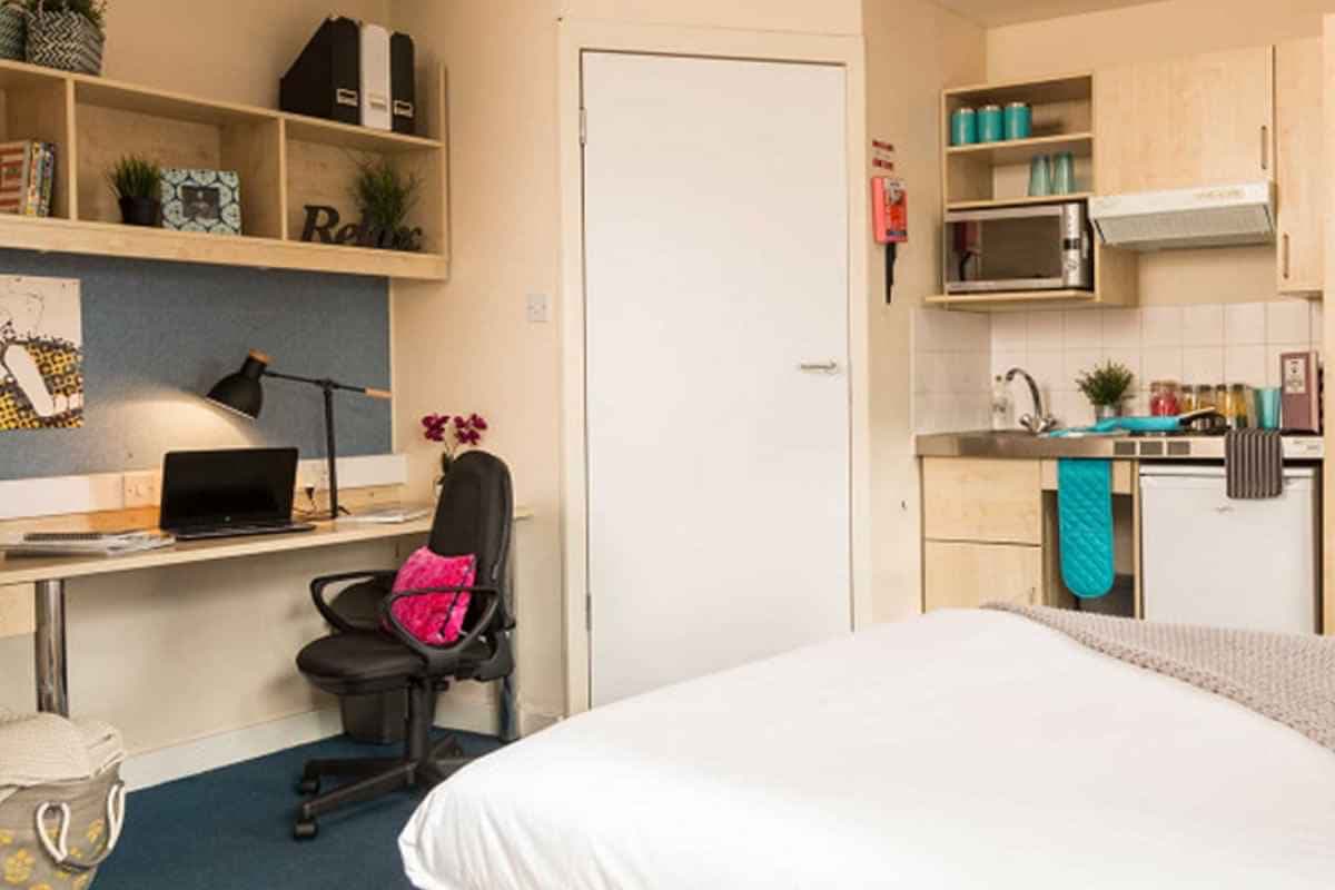 GRN - Platinum Studio - Image 3