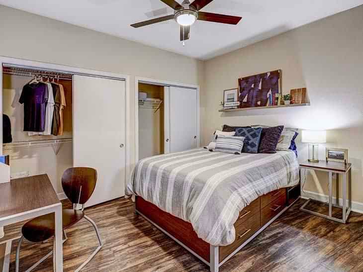 1 Bedroom 1 Bathroom - Image 1
