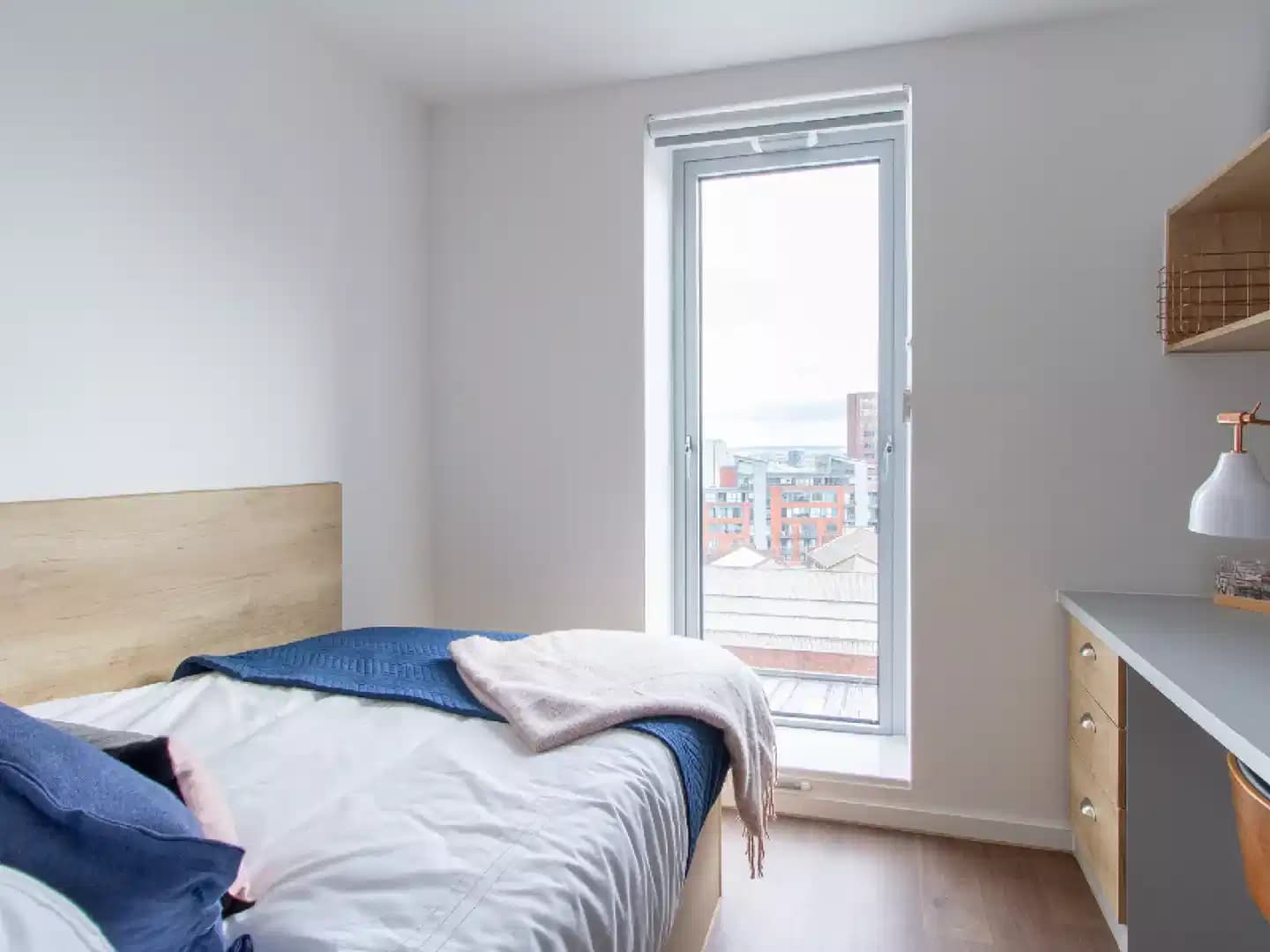 Deluxe Silver En Suite - Image 2