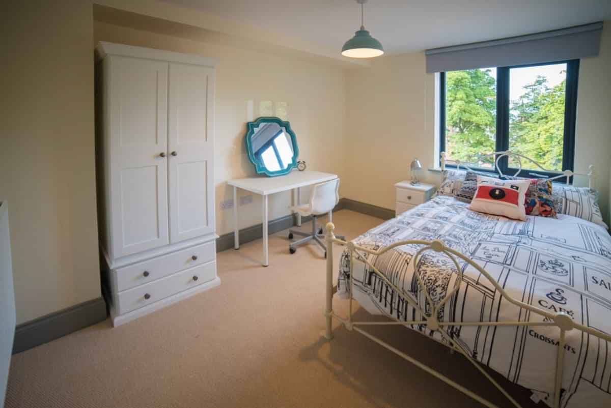 Bronze Plus Room - Image 1