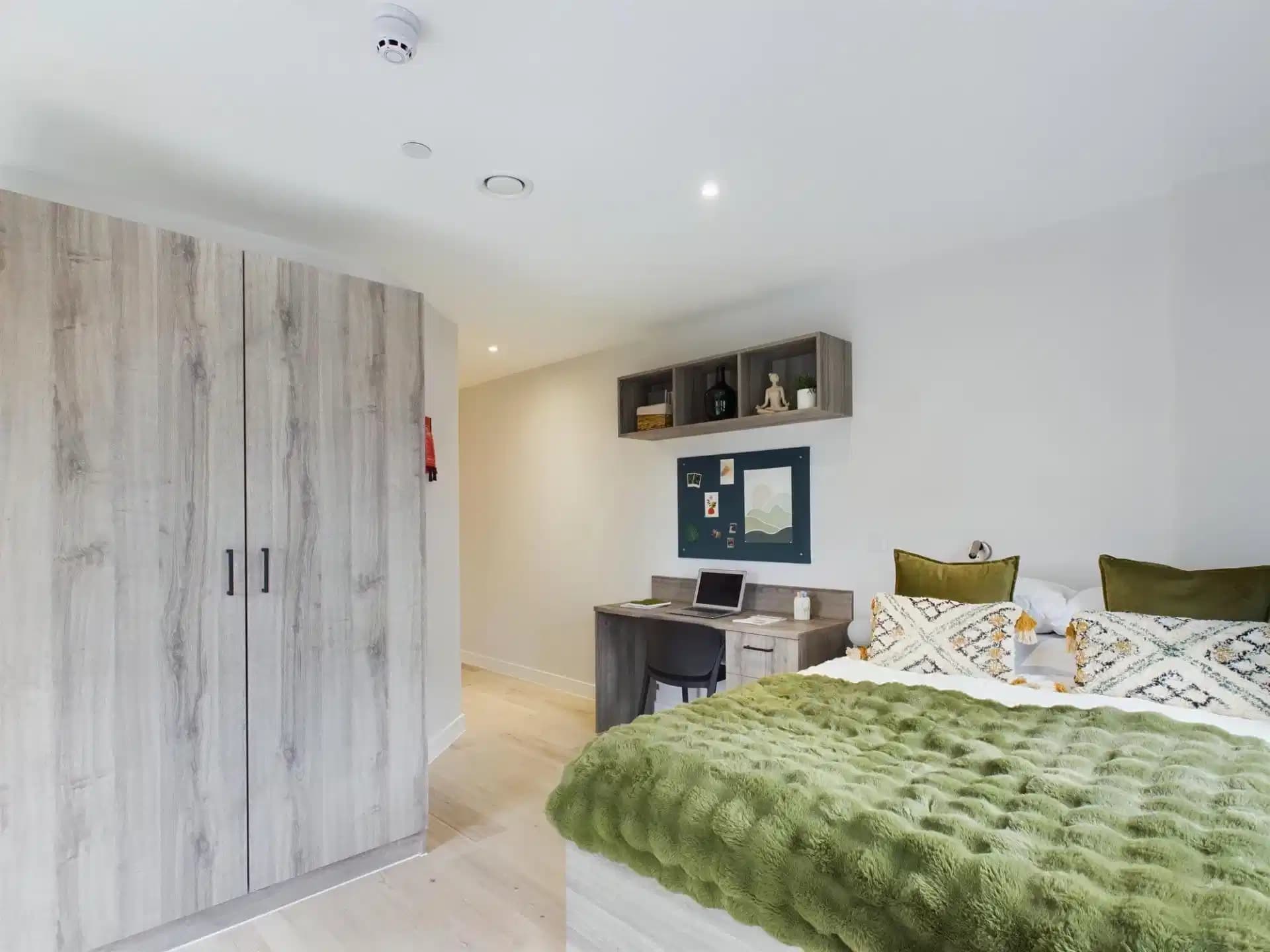 Platinum Studio - Image 1