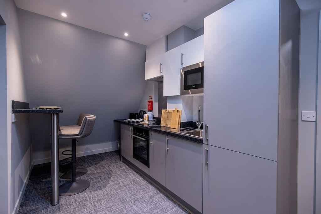 Premium 2 Bedroom Apartment - Image 3