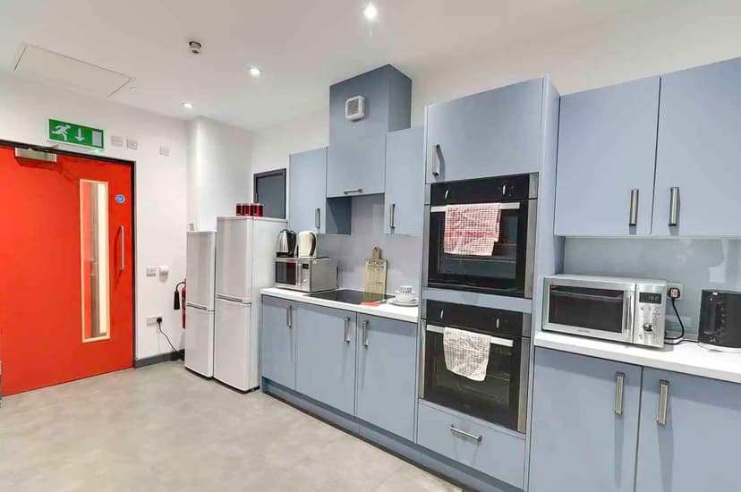 Bronze Ensuite (Lower Levels) - Image 4