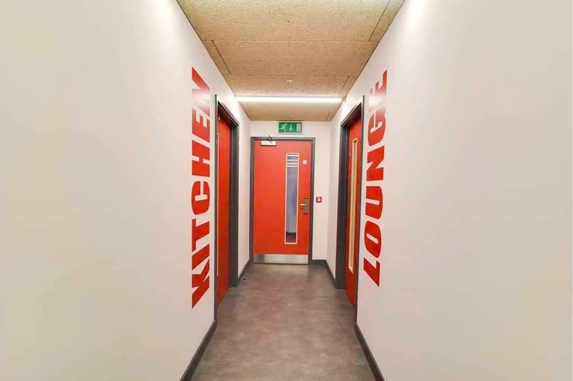 Bronze Ensuite (Lower Levels) - Image 3