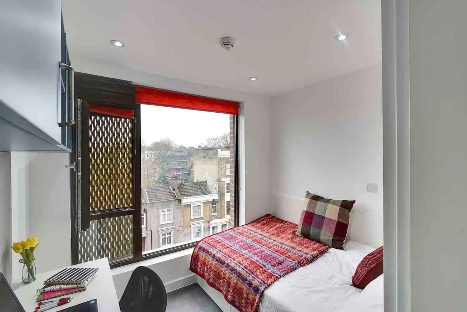 Silver Ensuite - Image 1