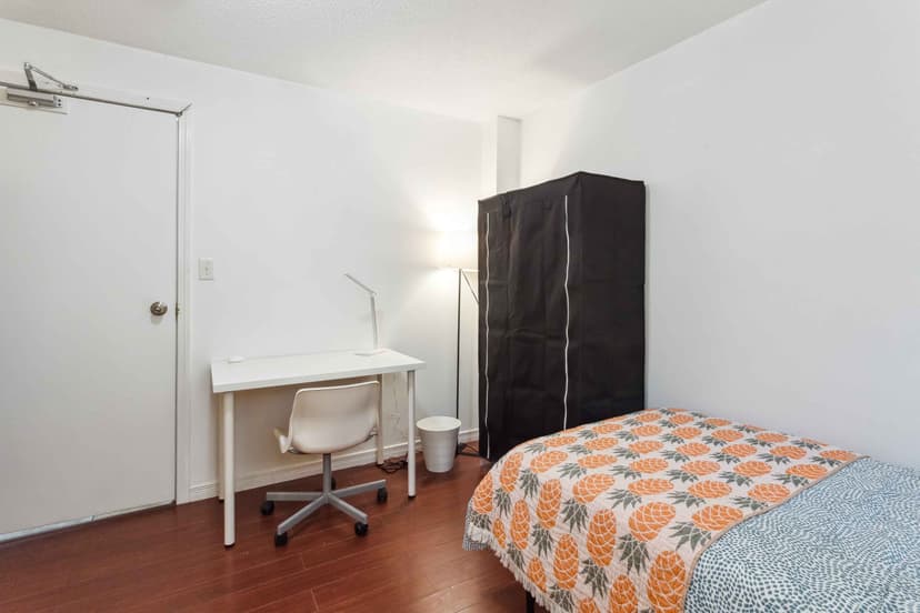 Shared Room Ensuite Male (1 Bed 1 Bath) - Image 3