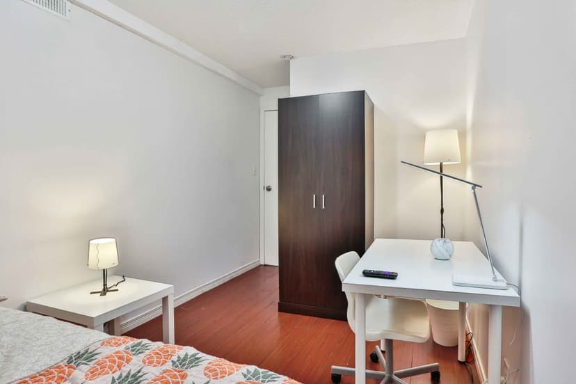 Shared Room Ensuite Male (1 Bed 1 Bath) - Image 5