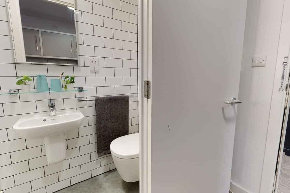 Bronze Studio Mid Level - Image 5