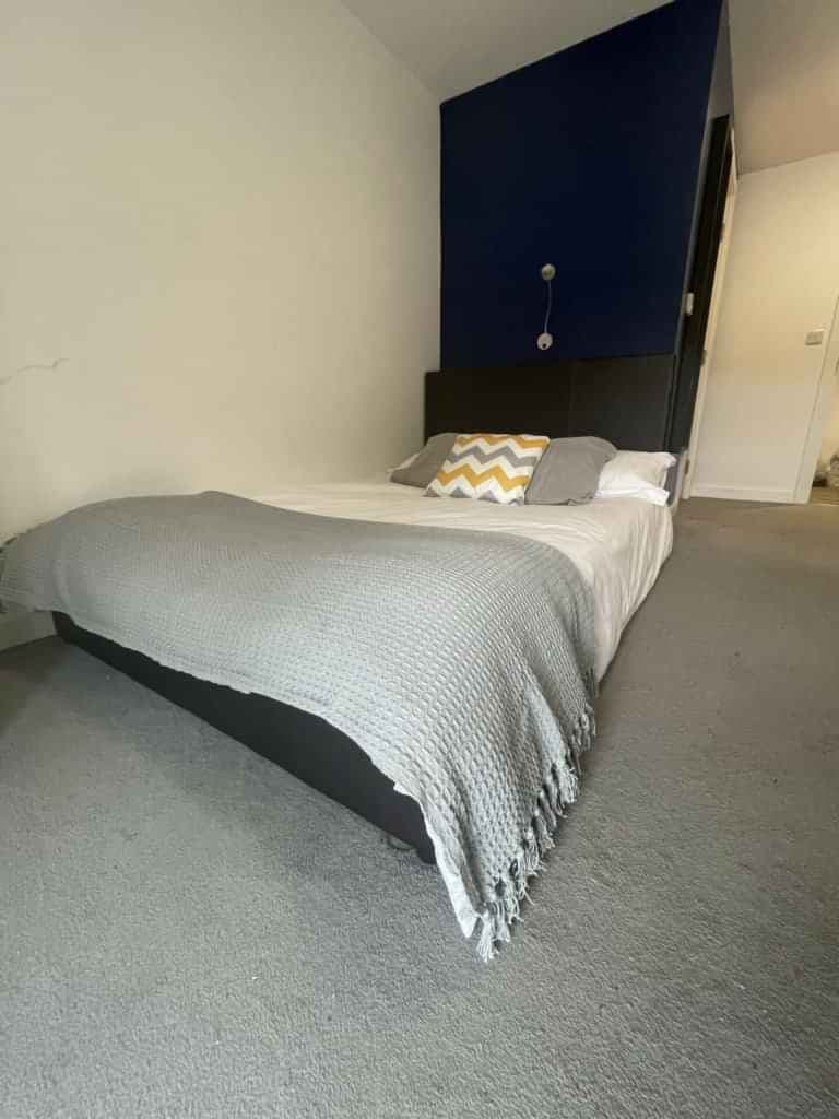 Classic Ensuite - Image 1