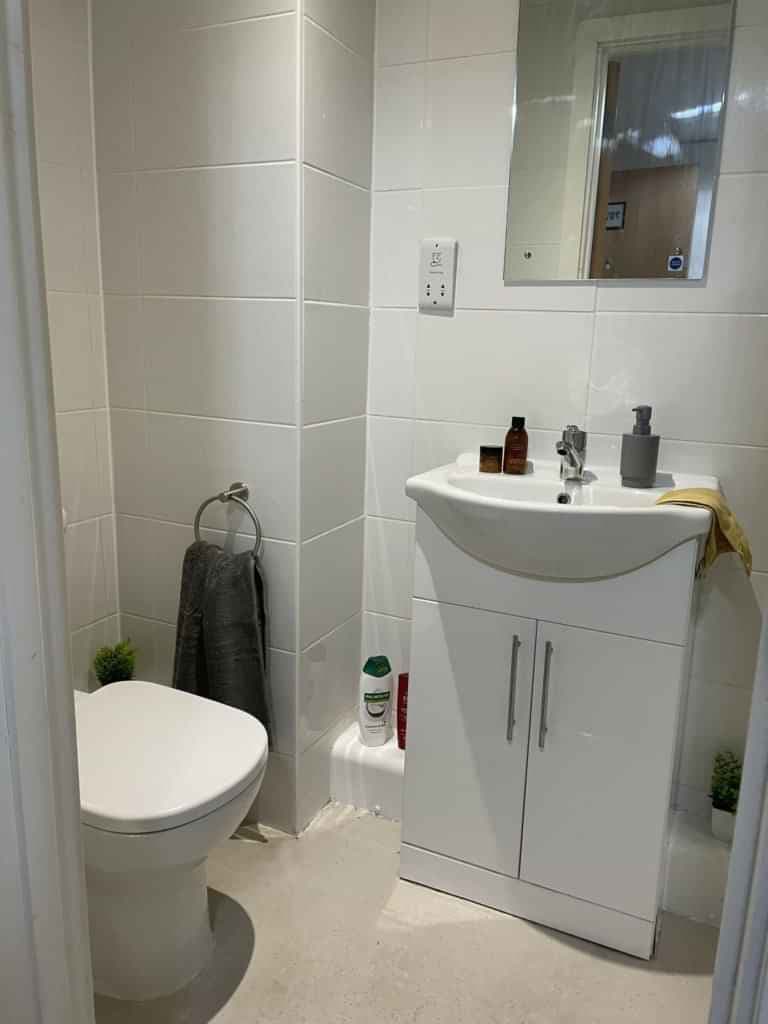 Classic Ensuite - Image 3