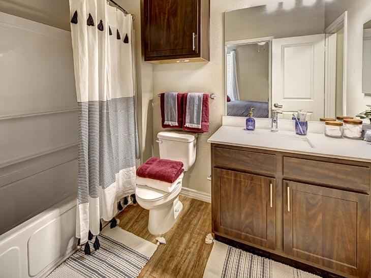 4 Bed 4.5 Bath - Image 4