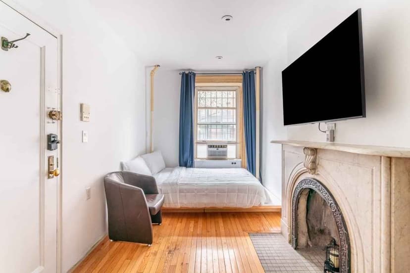 #1287 : Chelsea on a flexible lease - Image 2