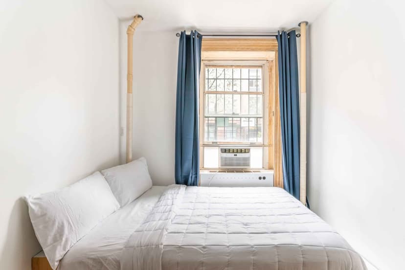#1287 : Chelsea on a flexible lease - Image 1