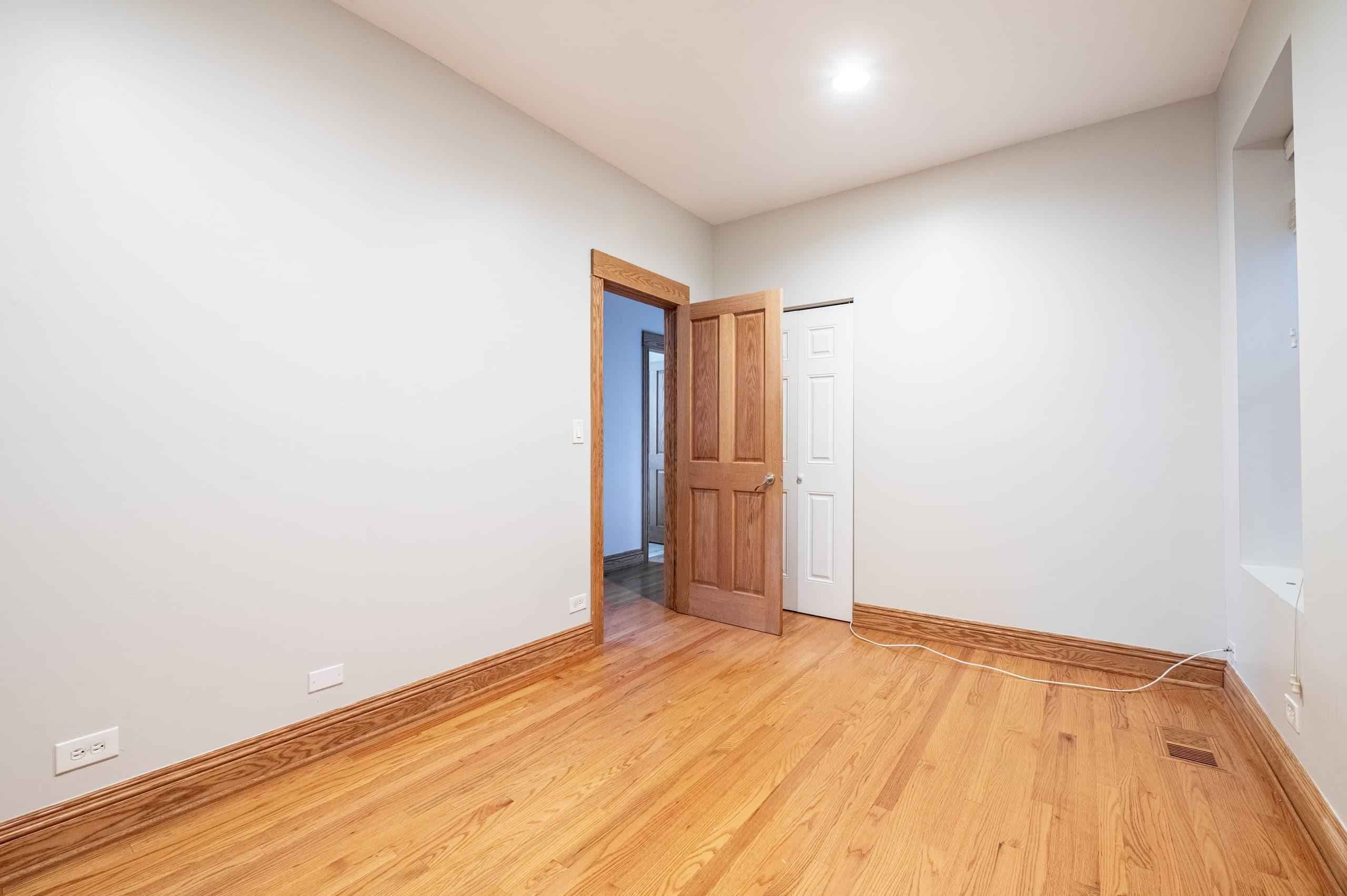 #1568C : Logan Square - Image 25