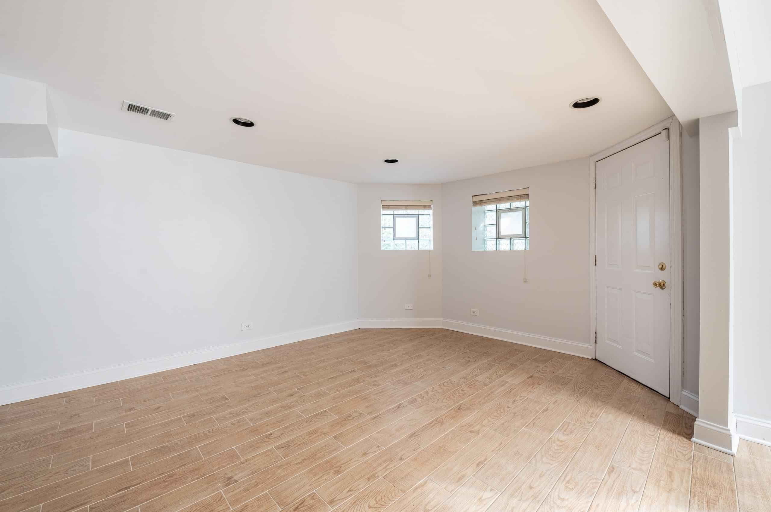 #1568C : Logan Square - Image 17