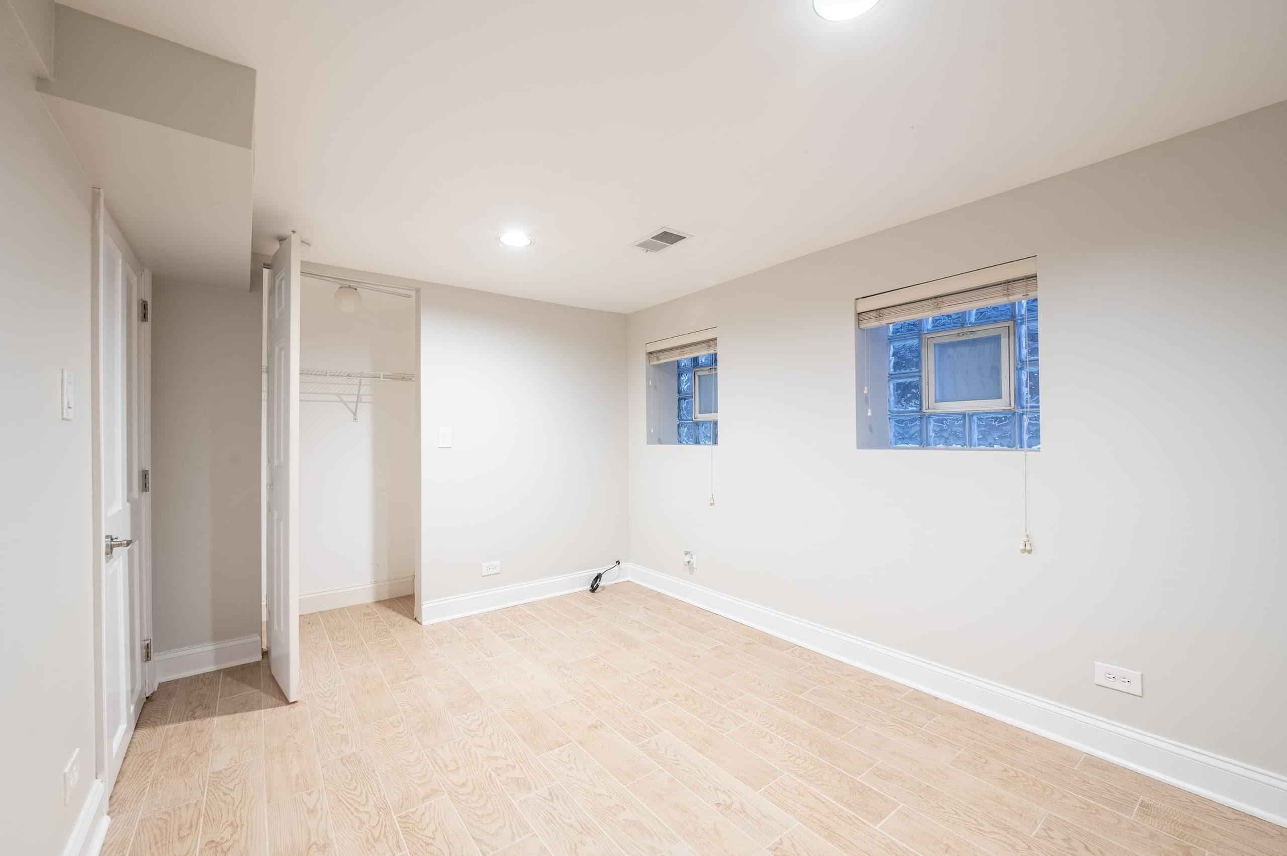 #1568C : Logan Square - Image 11