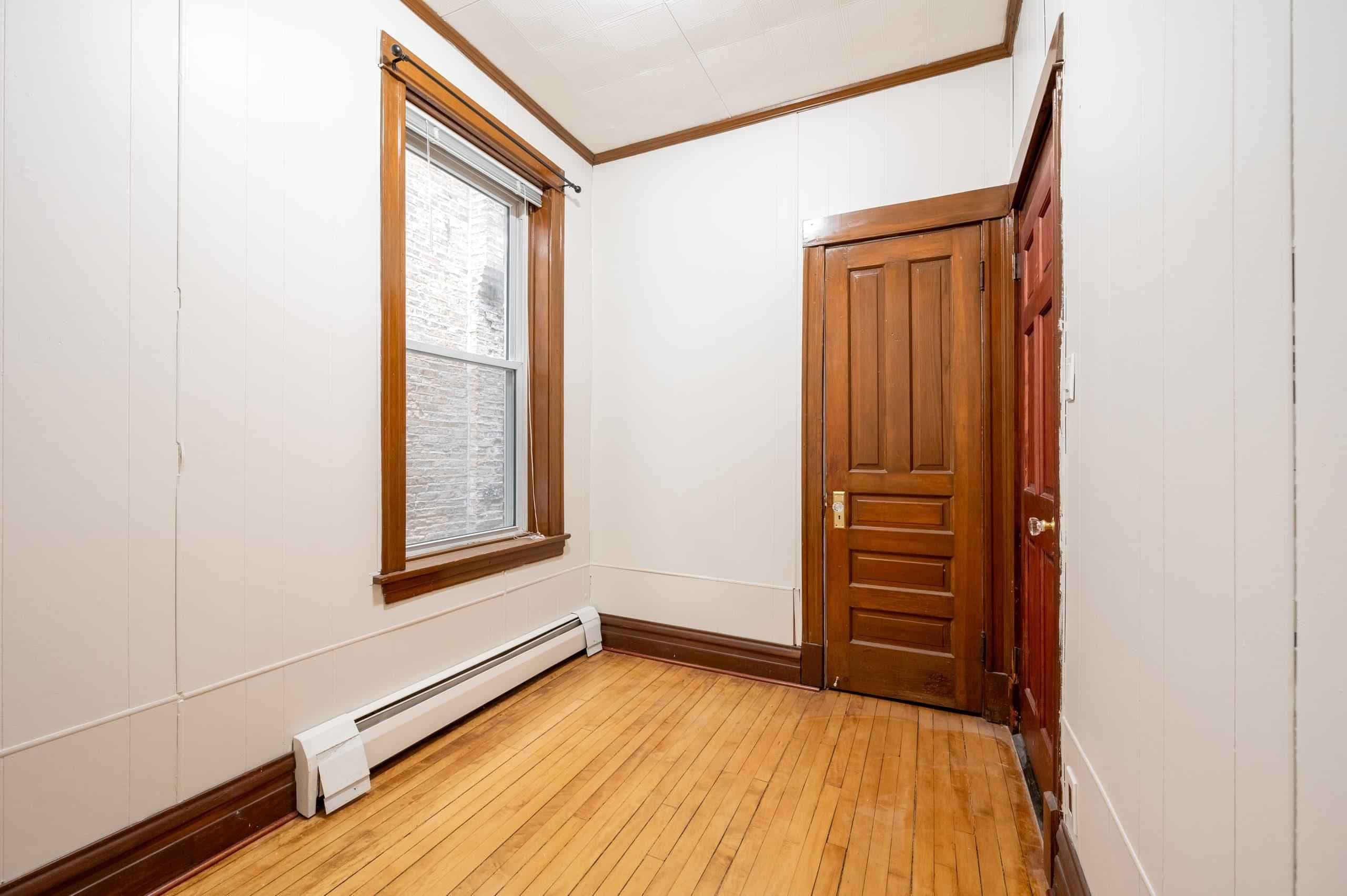 #1664A : Irving Park - Image 11