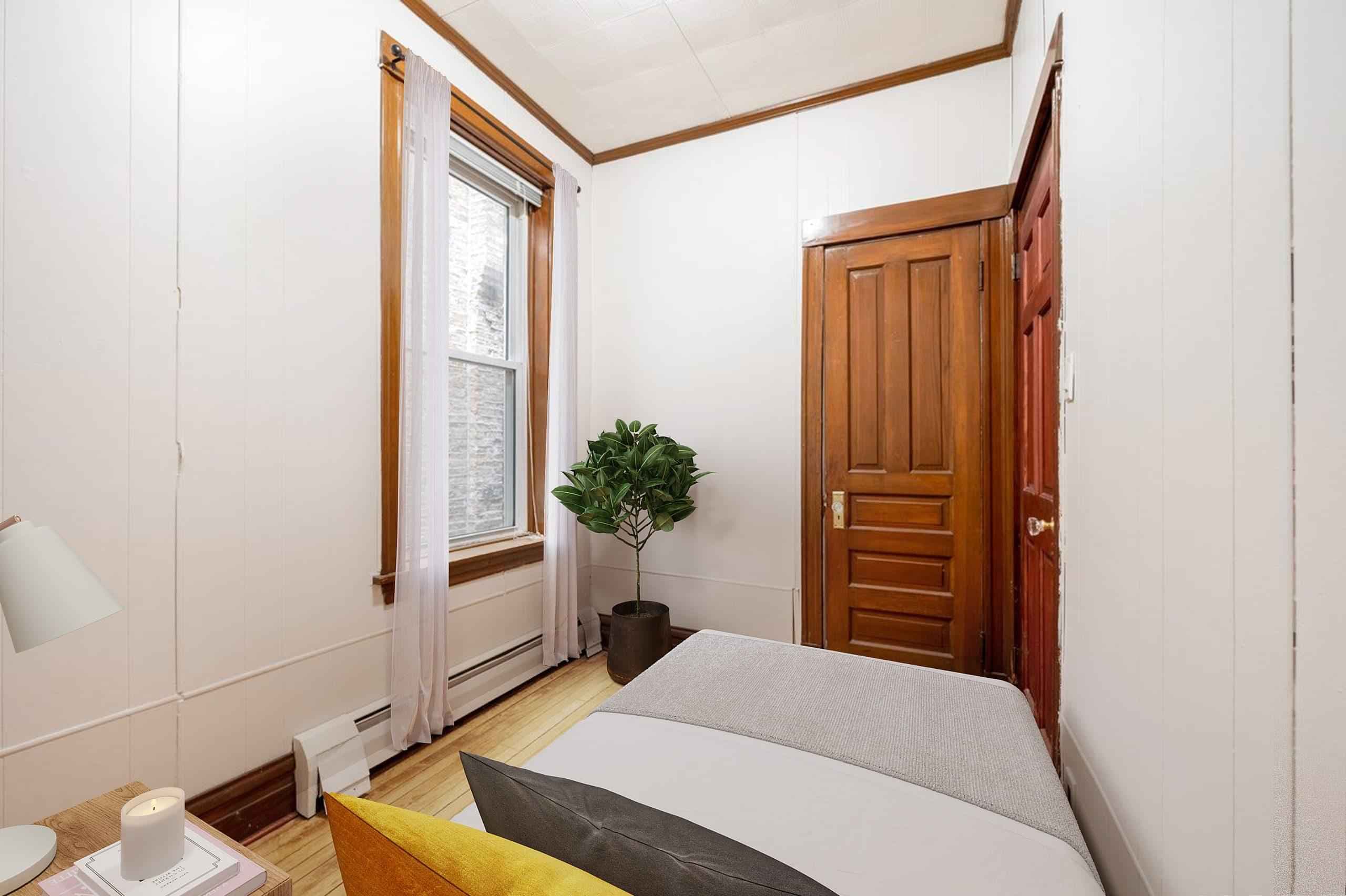 #1664A : Irving Park - Image 1