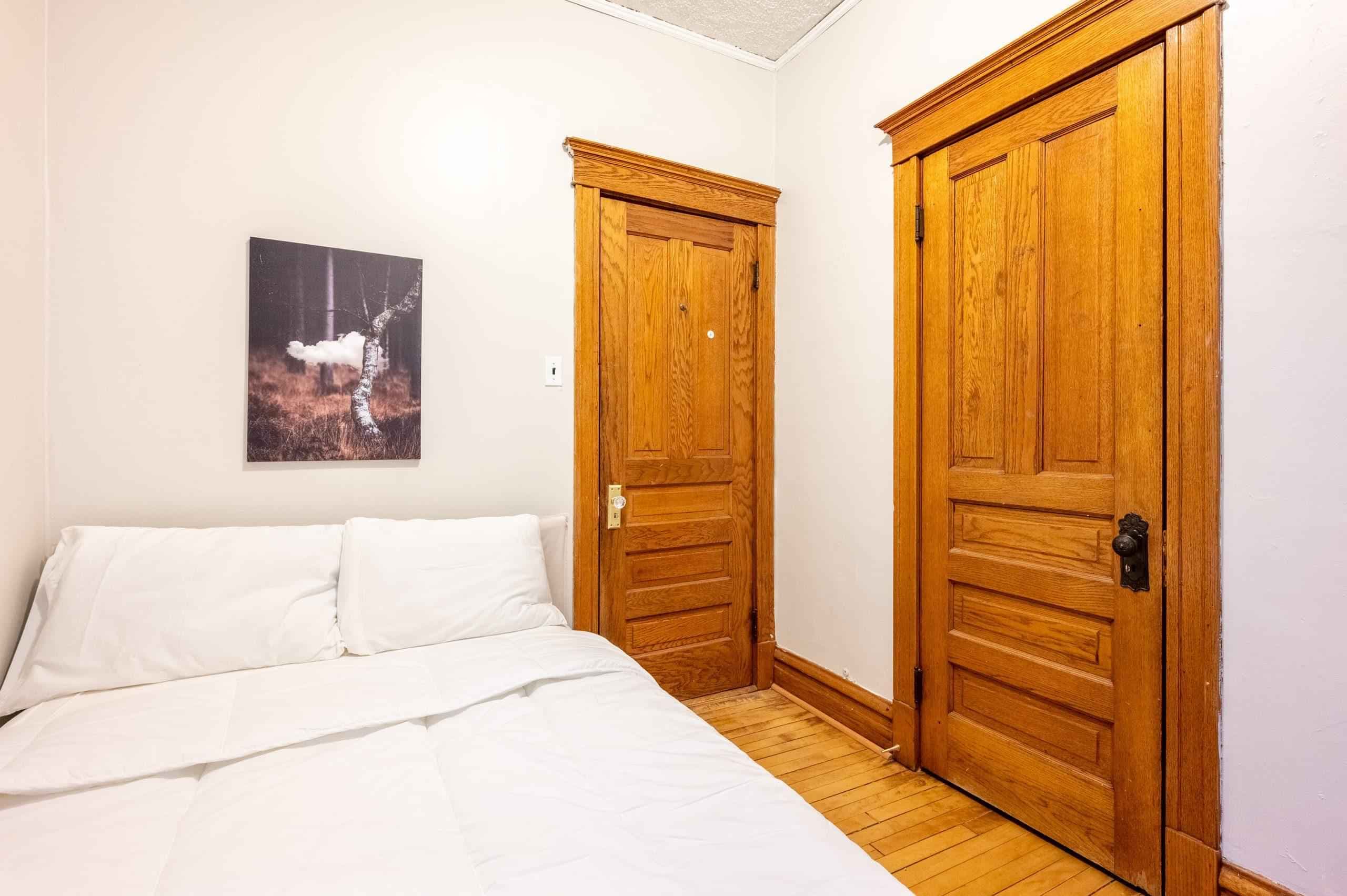 #1664A : Irving Park - Image 6