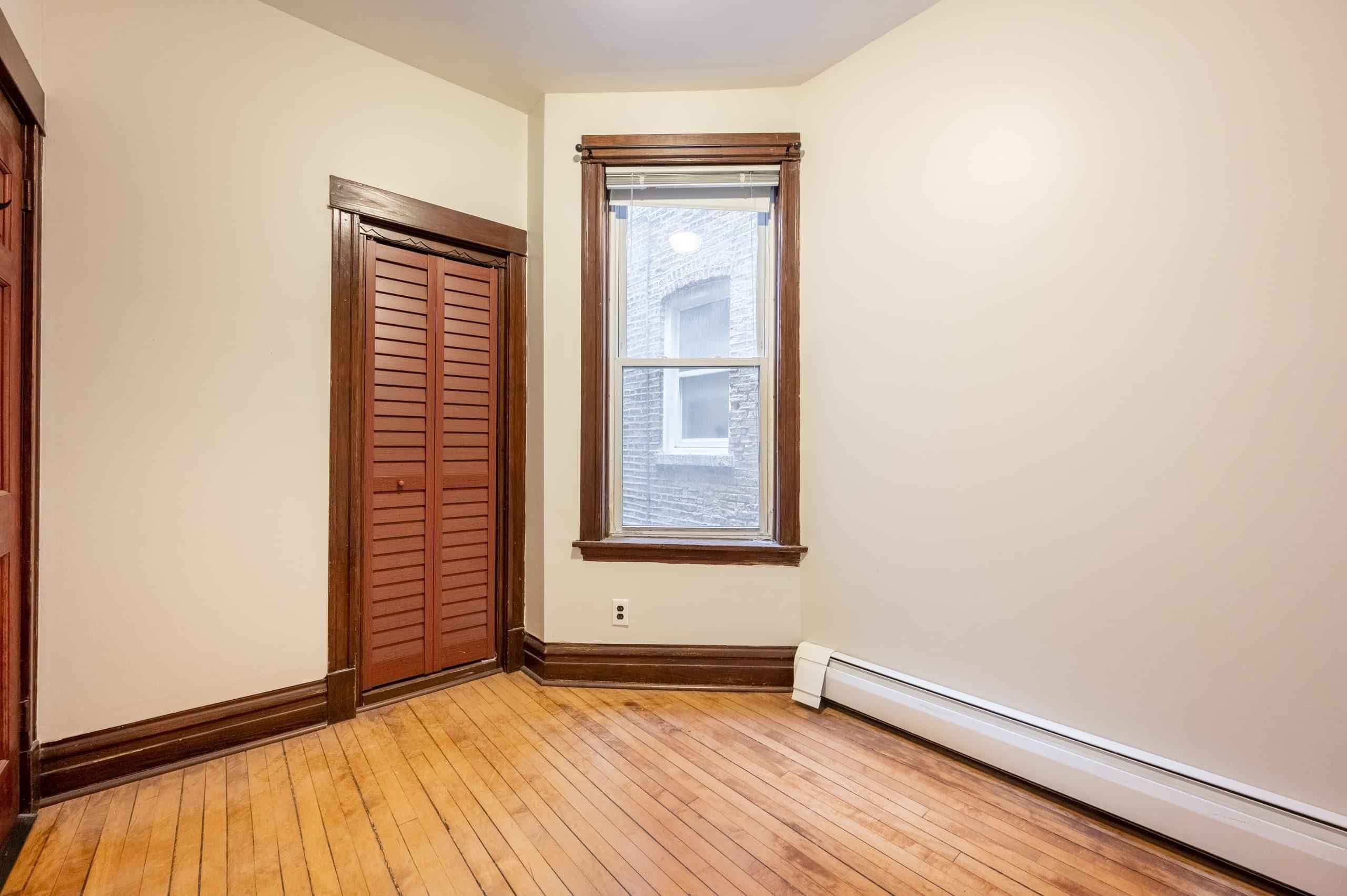 #1664A : Irving Park - Image 4