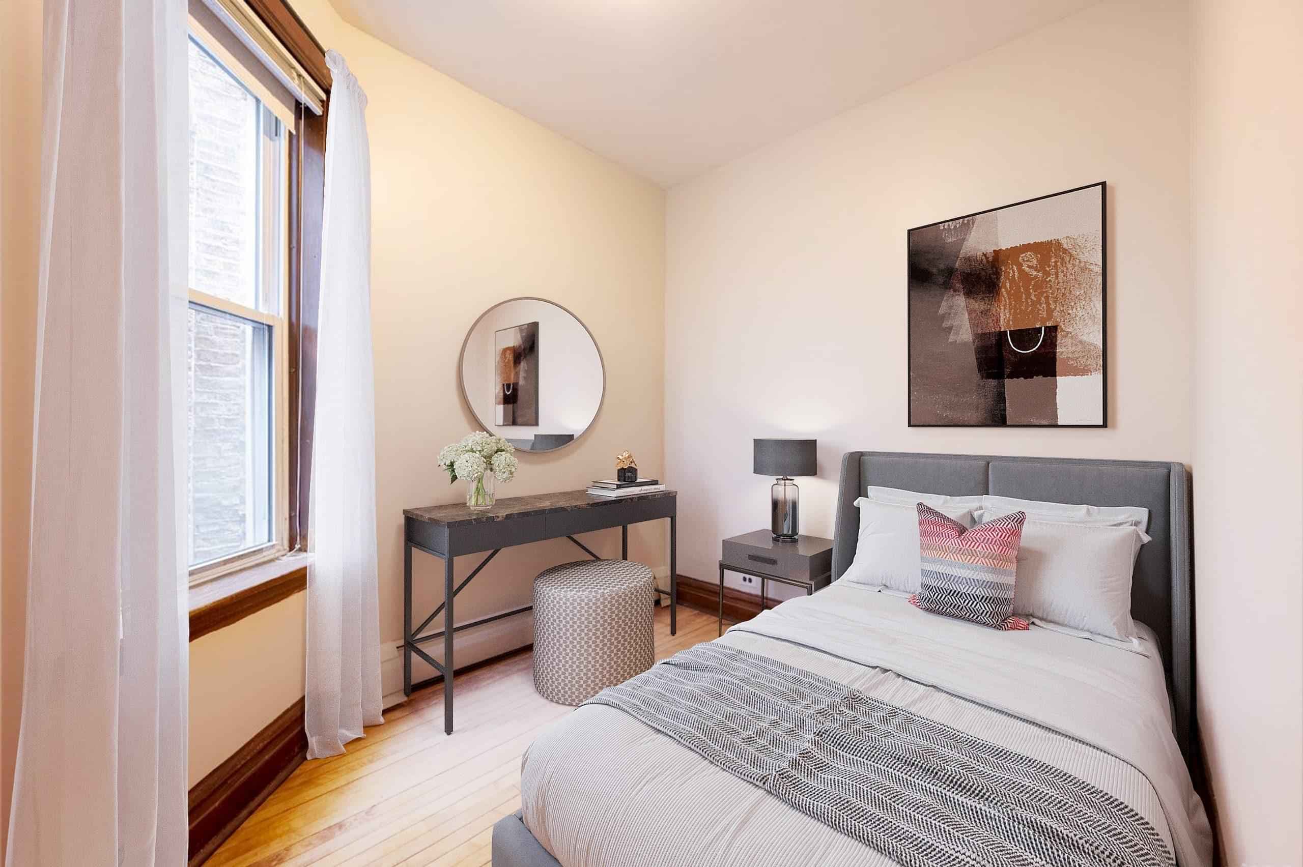 #1664A : Irving Park - Image 3