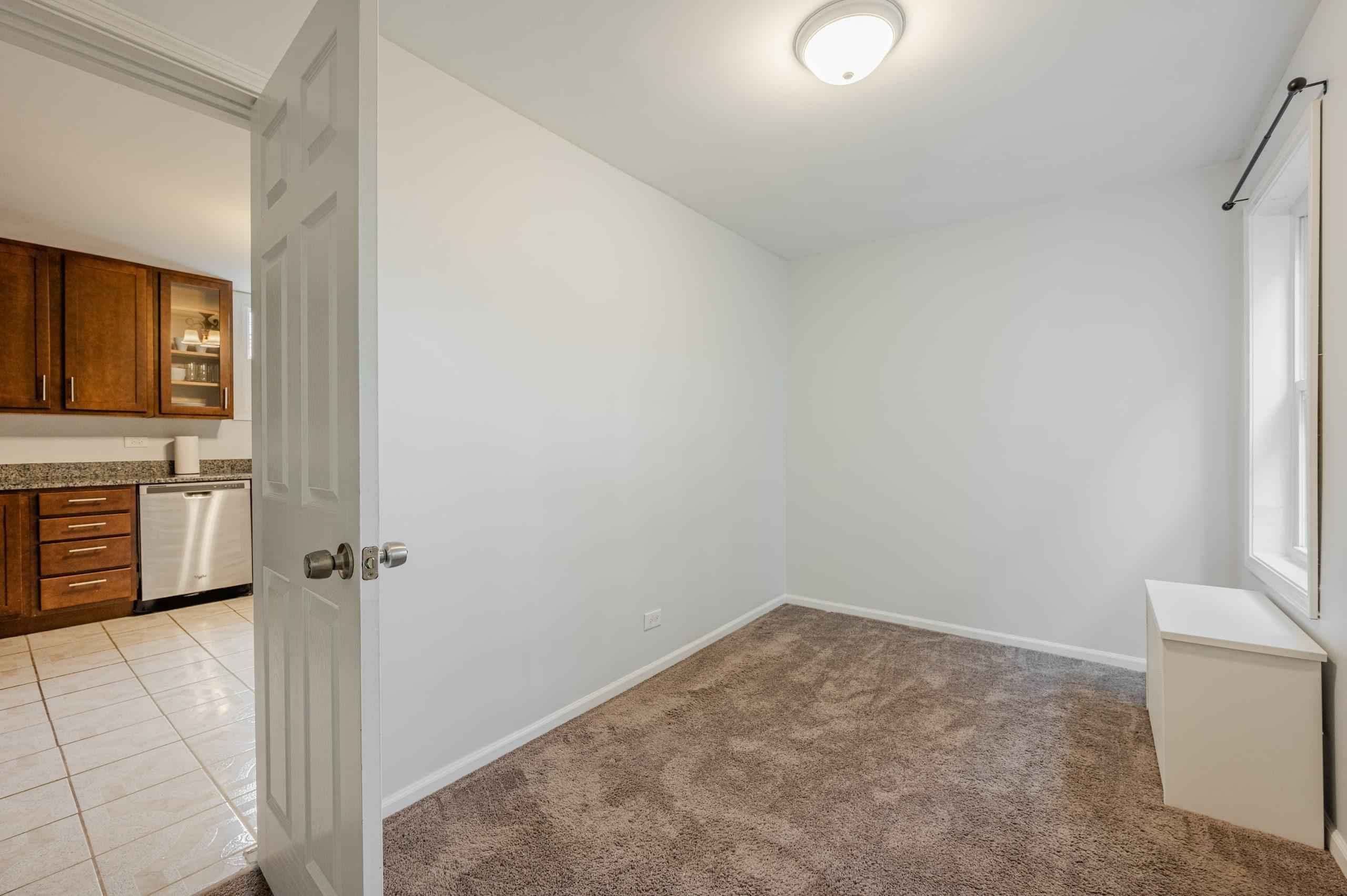 #1629C : Logan Square - Image 6