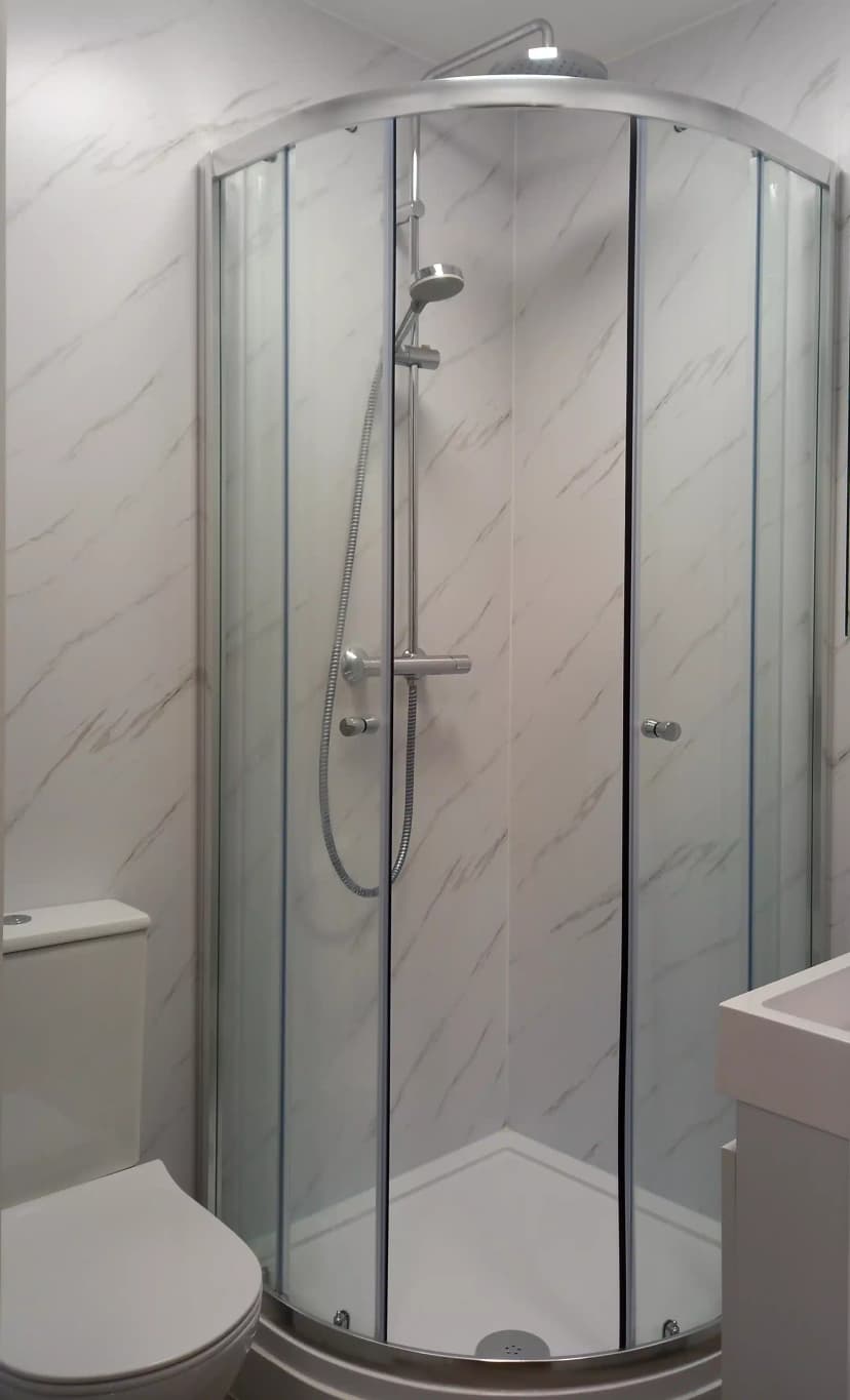 Premium Single Ensuite - Image 2