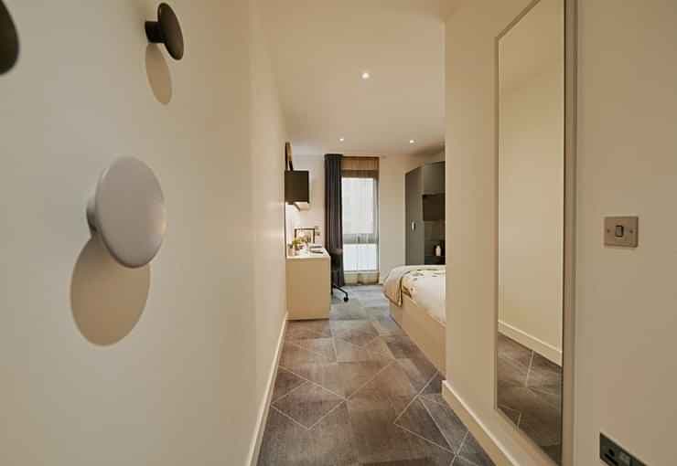 Platinum Ensuite - Image 2