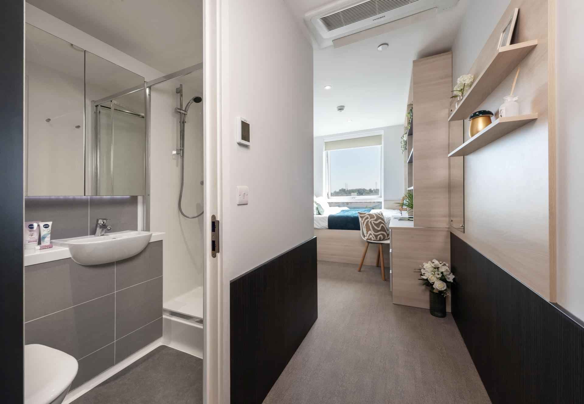 Classic Ensuite - Image 3