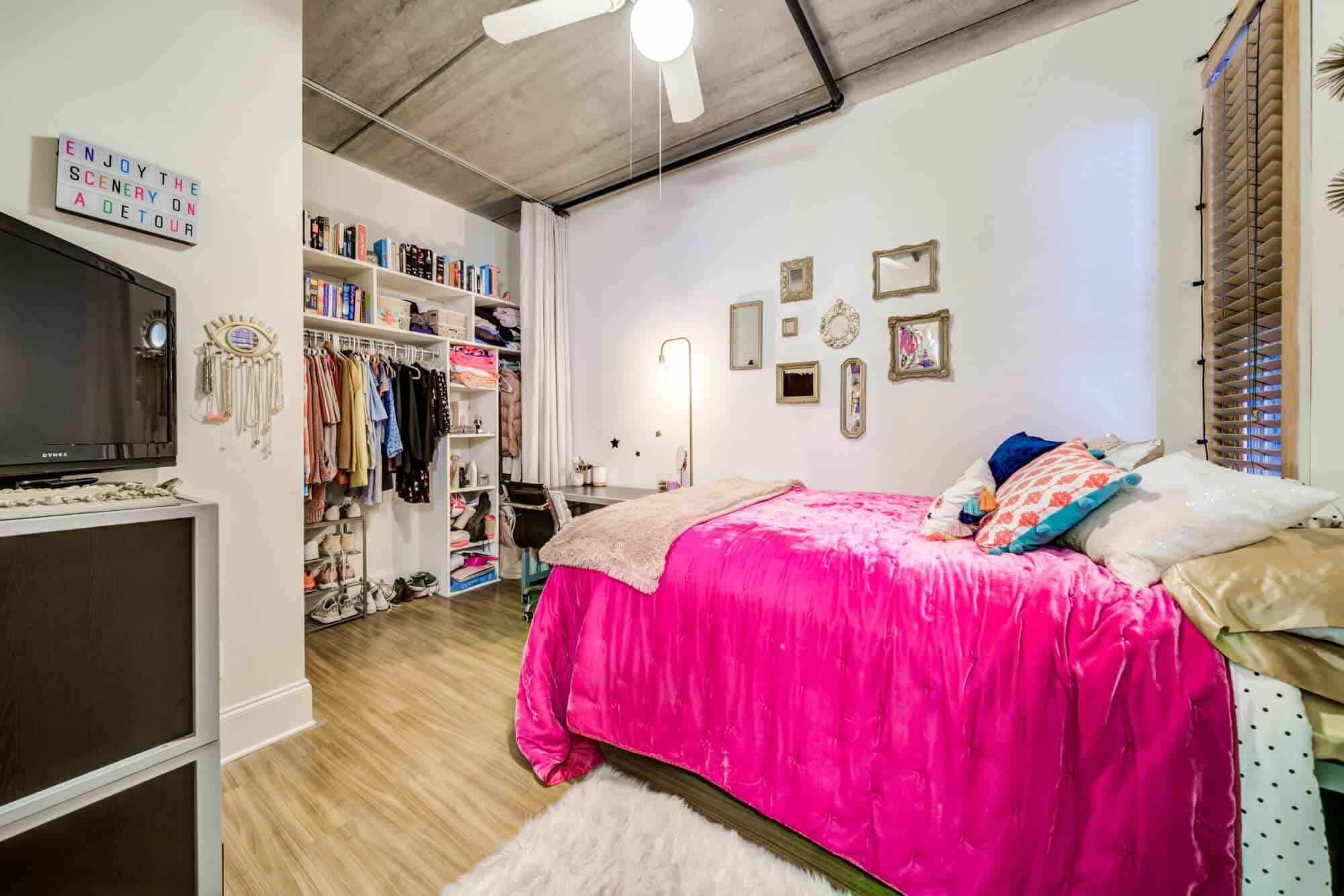 Private Room (4 Bed - 2 Bath) - Image 9