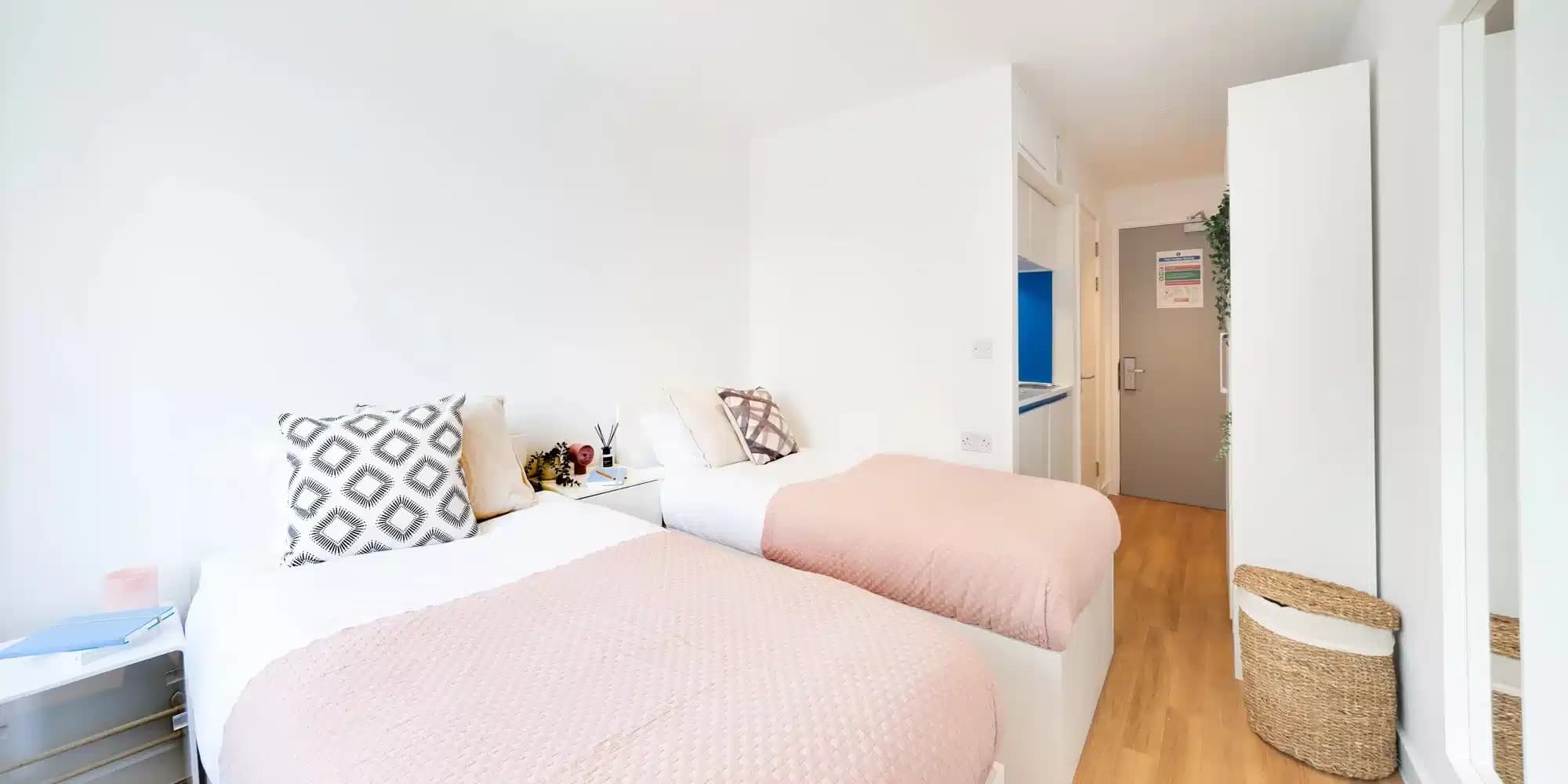 Bronze Twin Ensuite Lower Level Standard View - Image 1