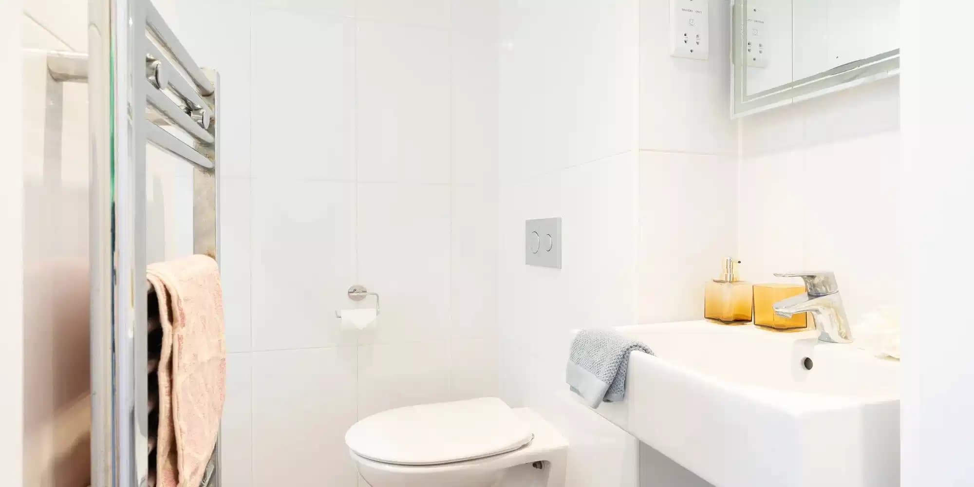 Bronze Twin Ensuite Lower Level Standard View - Image 2