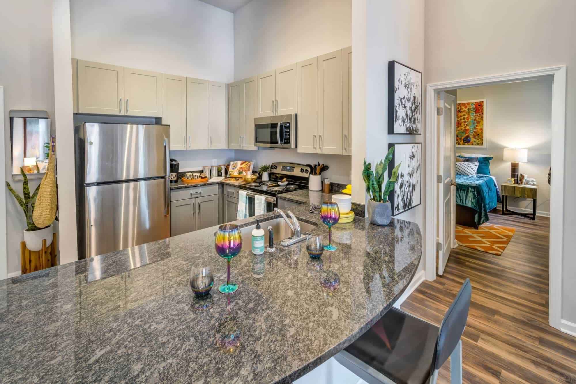 Private Room - Luxx (4 Bed - 4 Bath) - Image 2