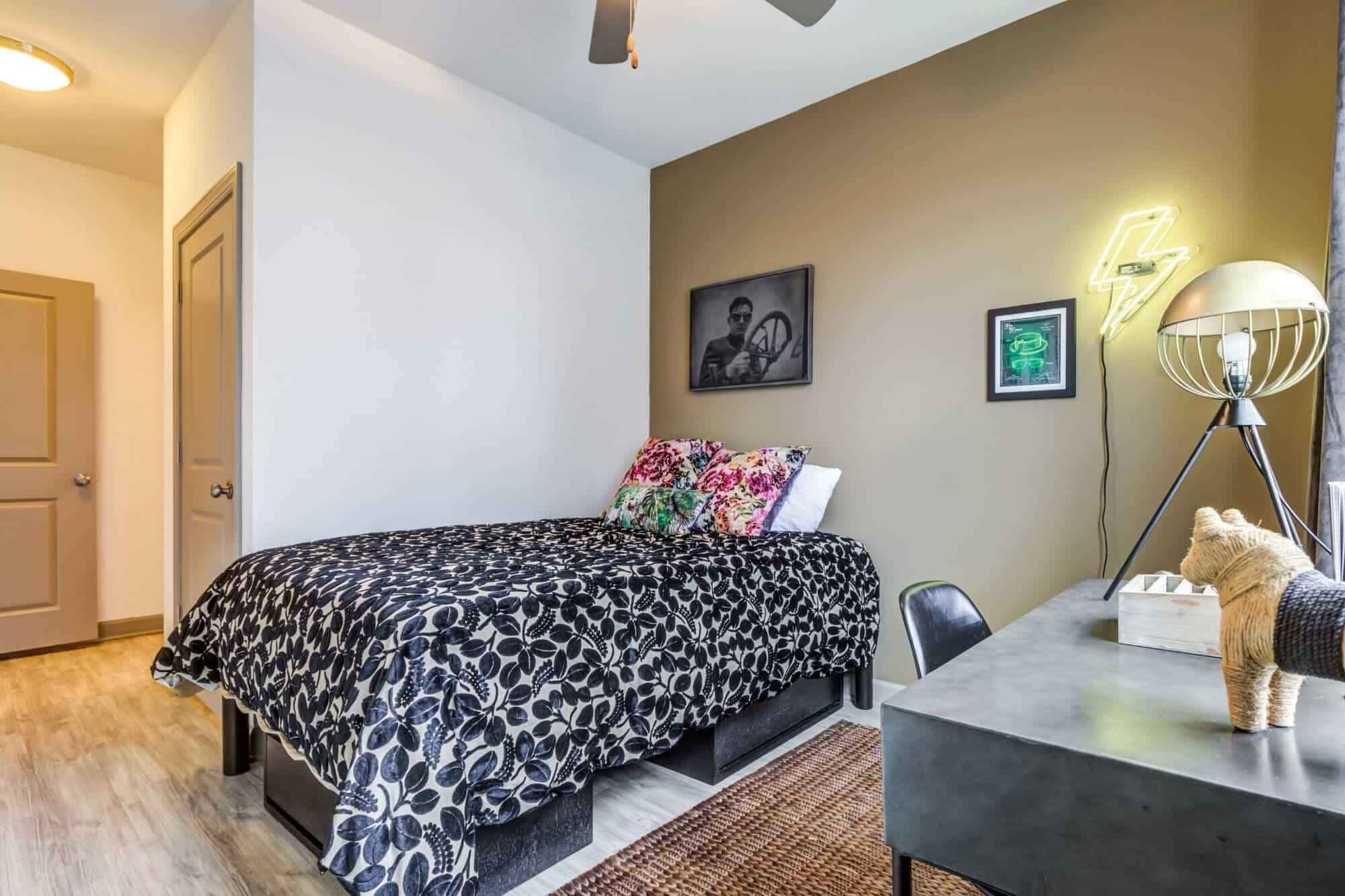 Private Room - B1 (2 Bed - 2 Bath) - Image 1