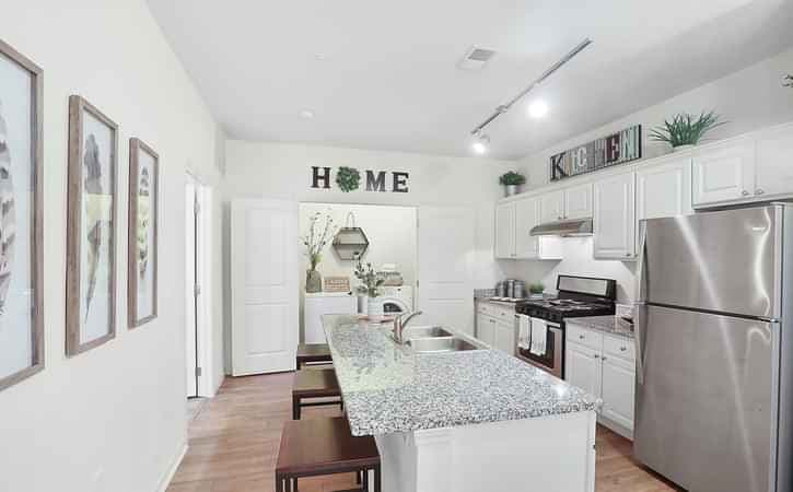 Private Room - Annex (3 Bed - 3 Bath) - Image 10