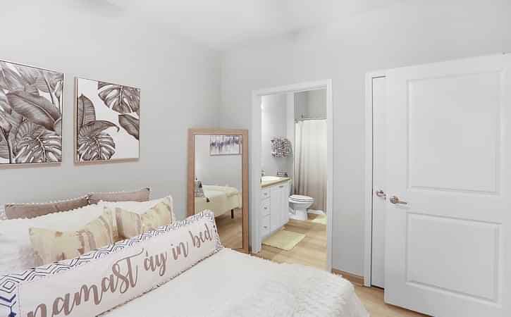 Private Room - Annex (3 Bed - 3 Bath) - Image 7