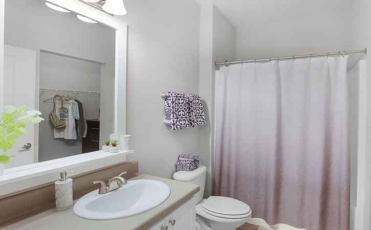 Private Room - Annex (3 Bed - 3 Bath) - Image 9