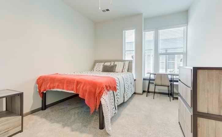 Private Room (3 Bed - 3.5 Bath) - Image 1