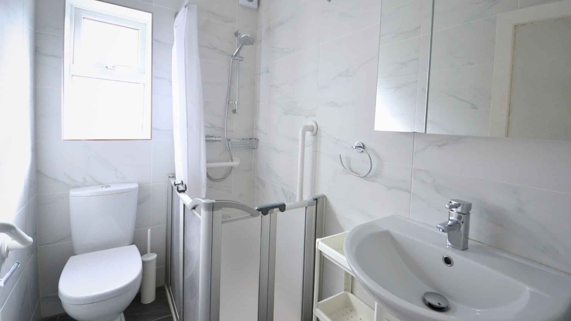 Double Room - Image 8