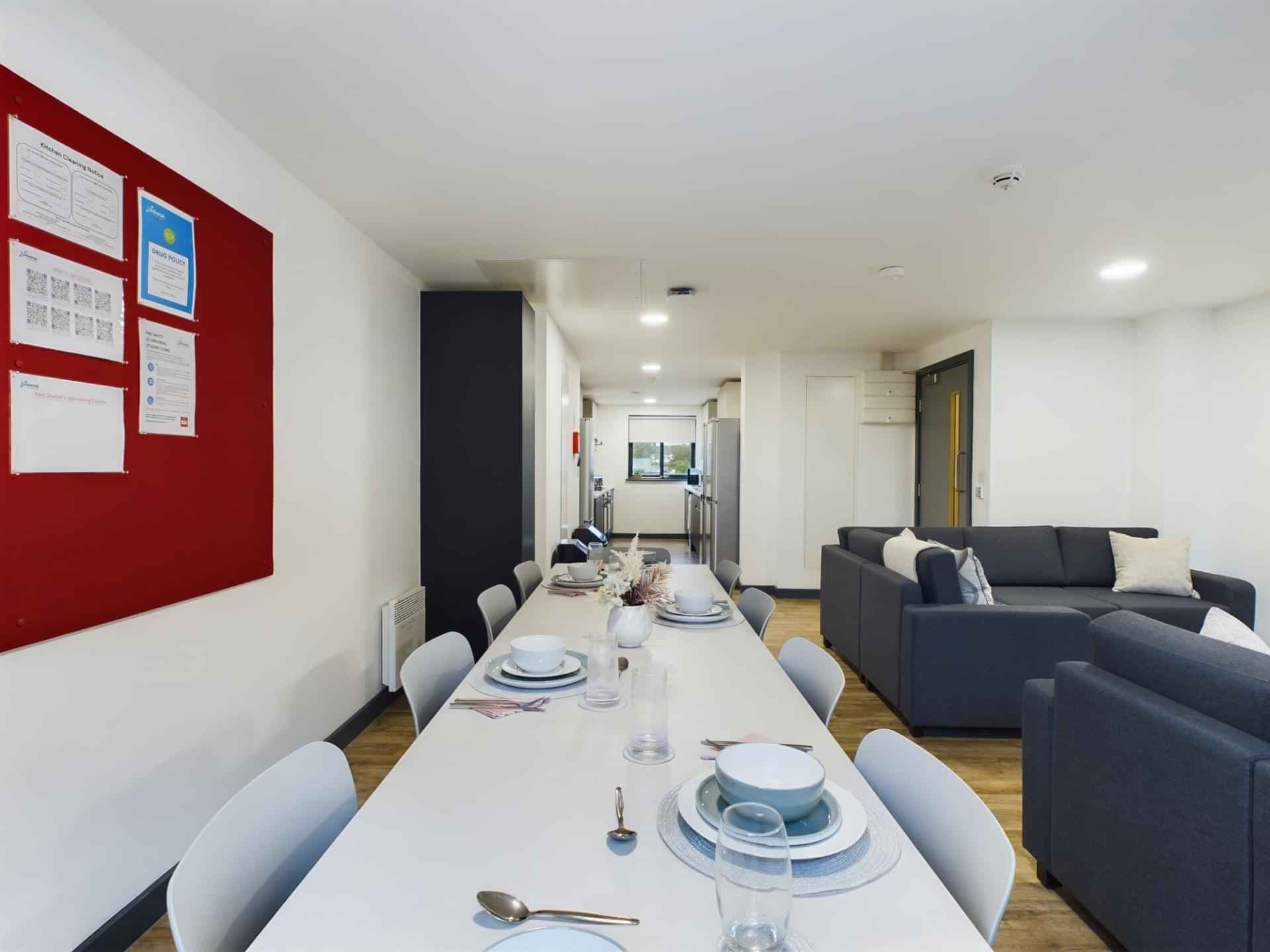 Silver Ensuite  - Image 4